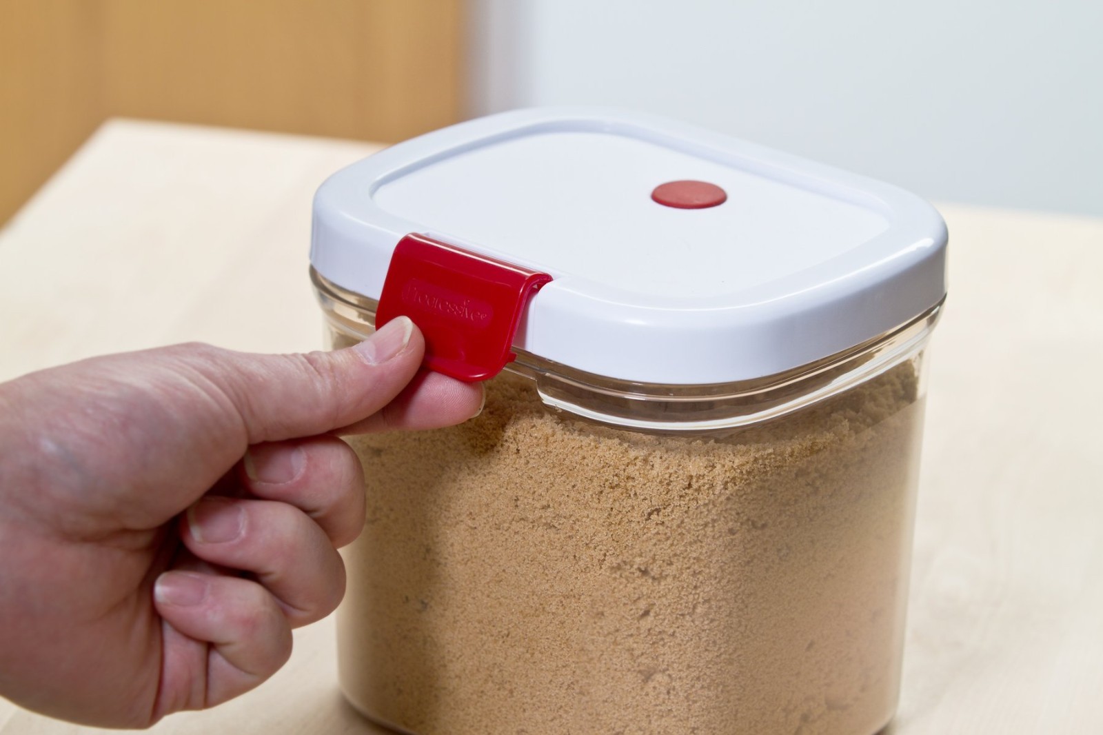 Airtight Brown Sugar Keeper – 1.5 Quart Container with Lid for Moisture Control