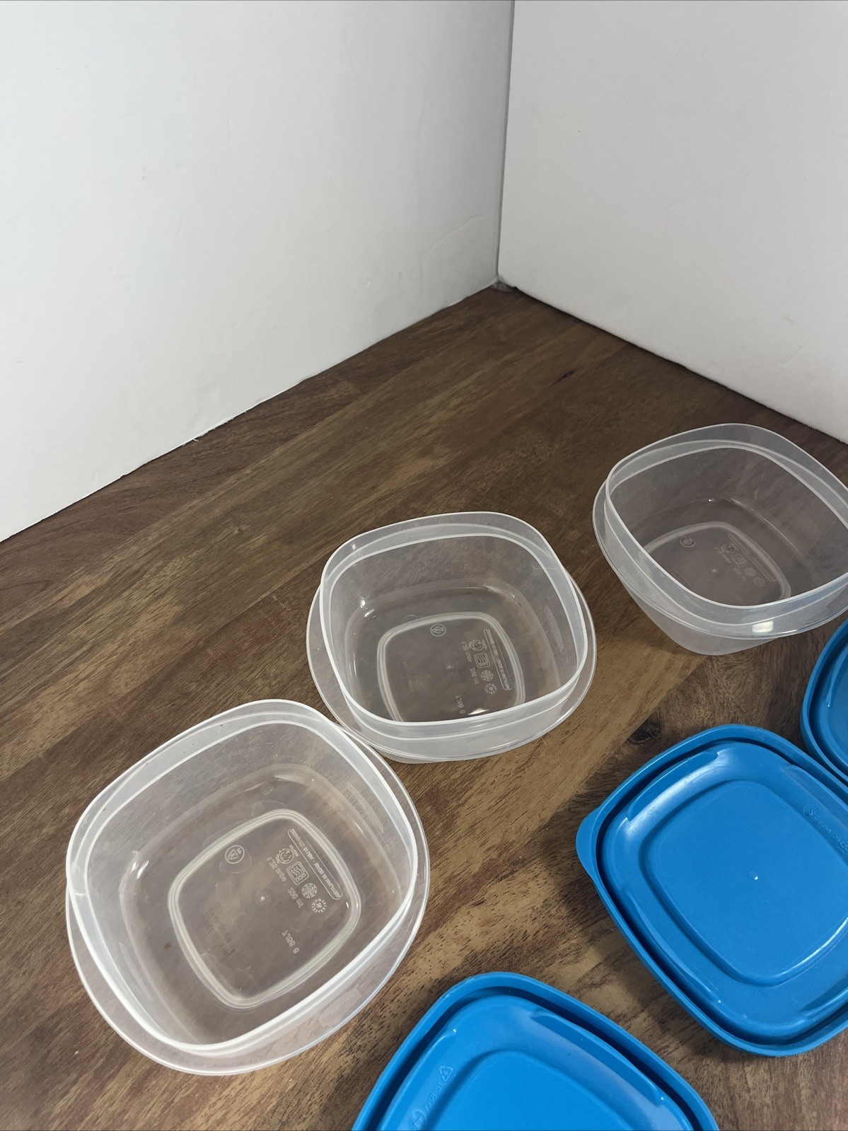 3 Pack 1.25 Cup Rubbermaid Containers W/ Blue Lids 4×4”