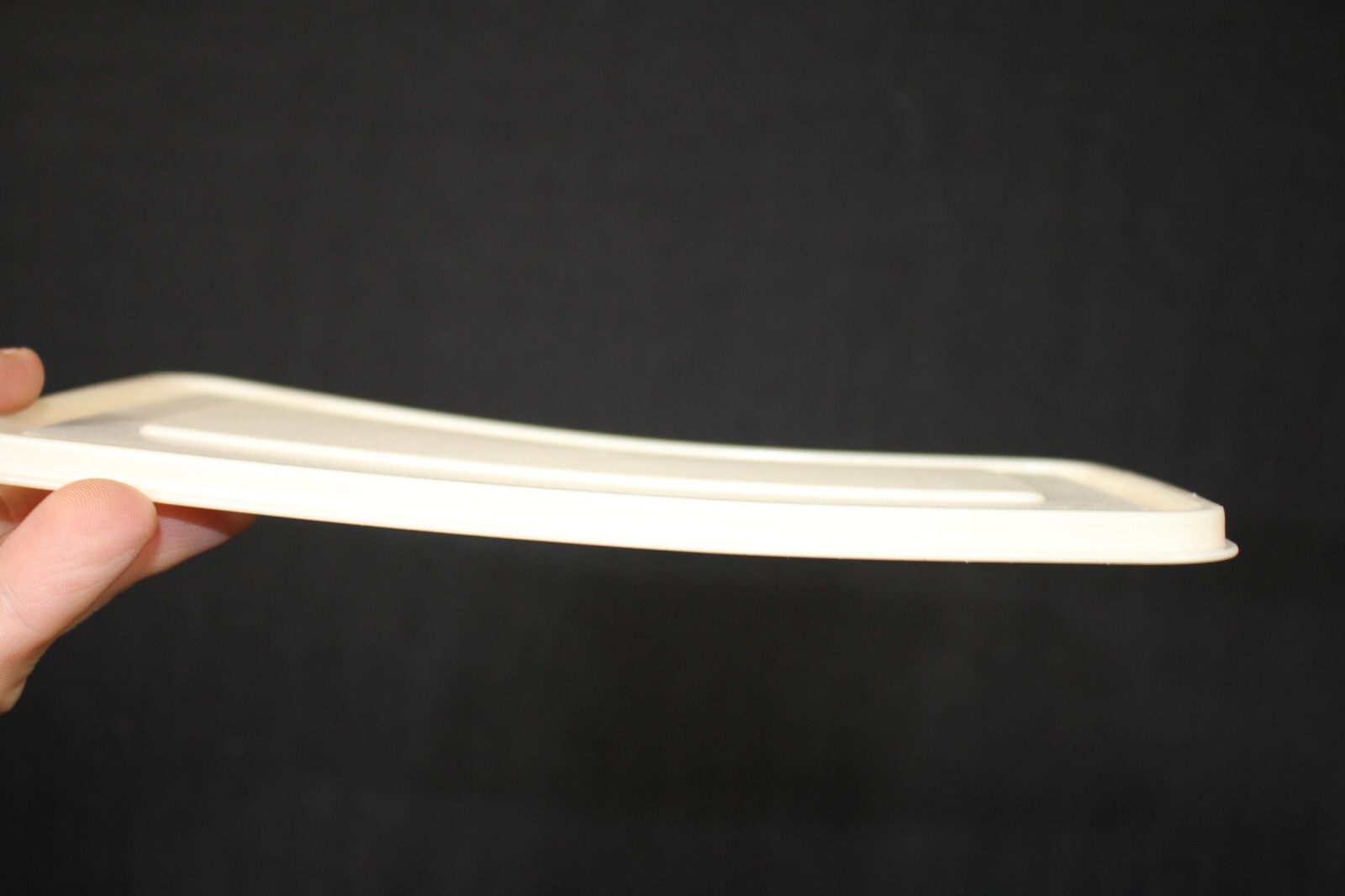 Rubbermaid Servin Saver #12 Rectangle Almond Replacement Lid Seal Cover 0167 EUC