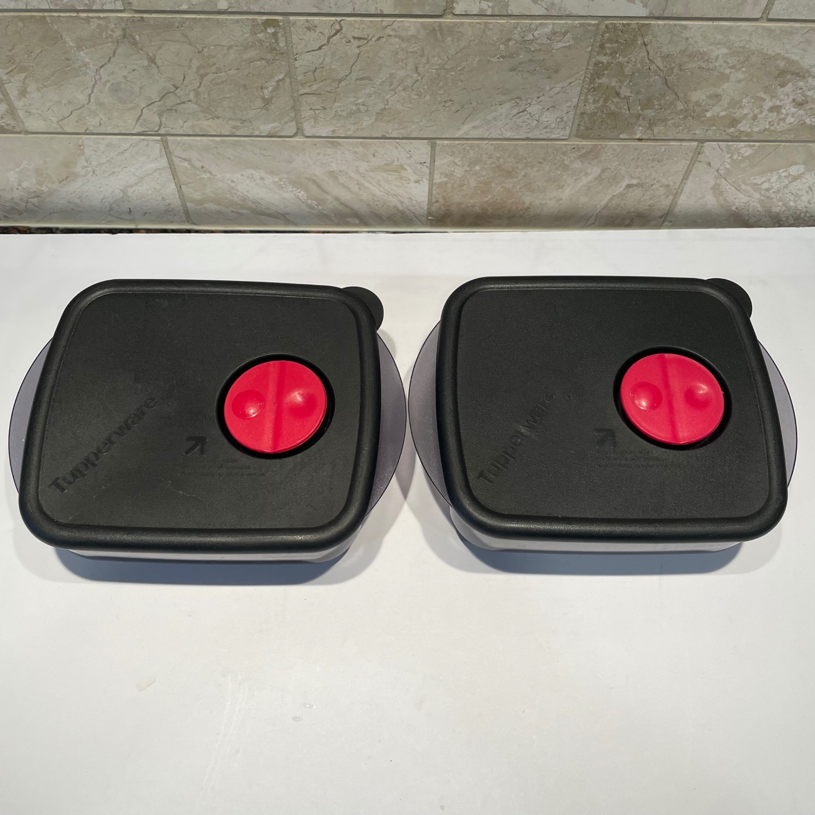 Tupperware Rock N Serve 2.5 Cup 600ml Microwave Containers Black Vent 2pc Set