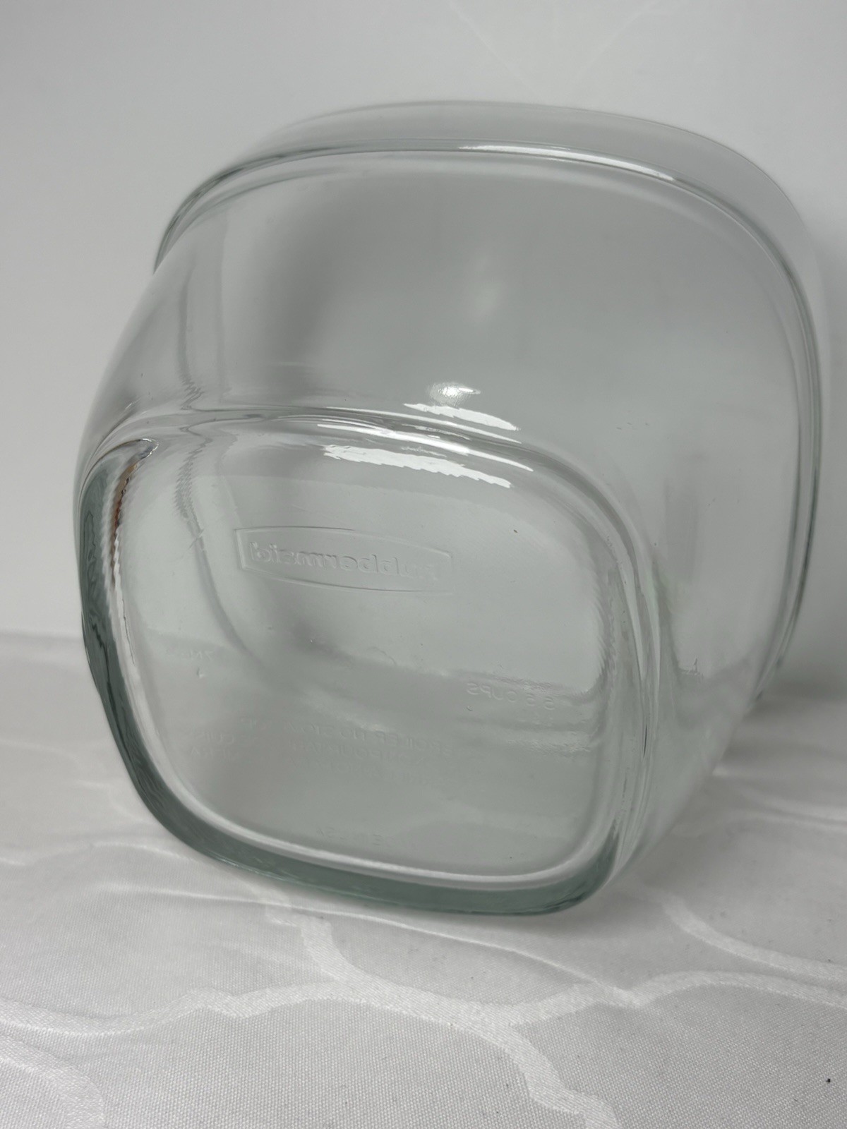 3 Rubbermaid Glass Storage Containers W/ Lids Clean (1) 4 Cups (2) 5.5 Cups READ