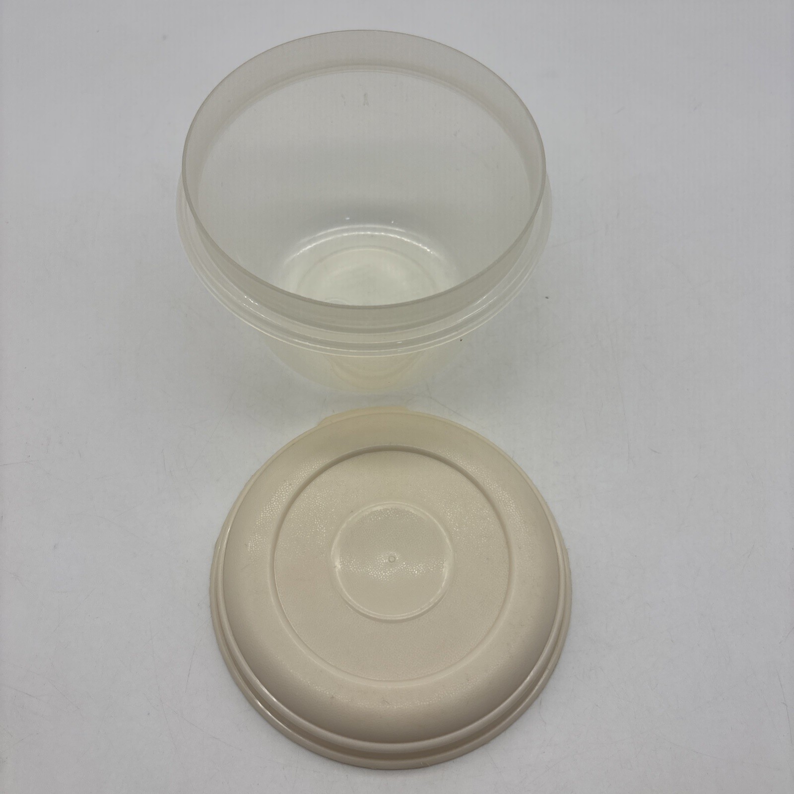 SET OF 12 – VTG. RUBBERMAID SERVIN SAVER – CONTAINERS & LIDS Mult Size Shape