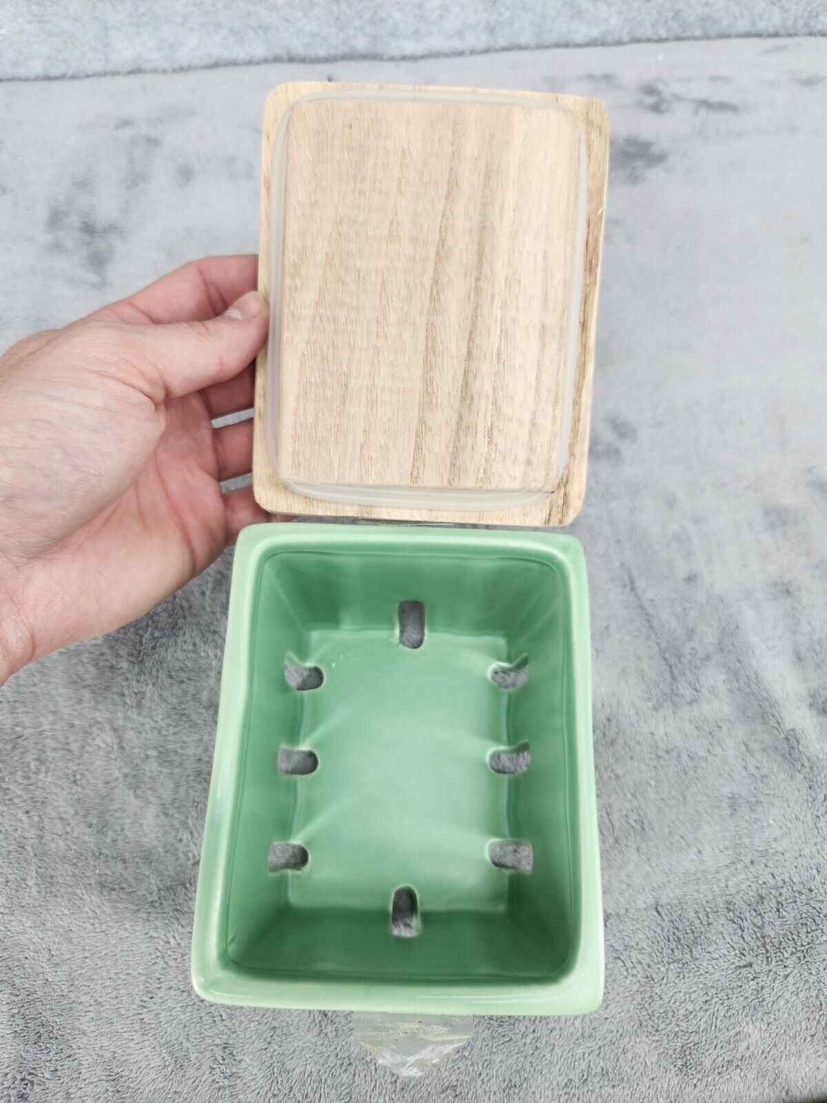 IQ Accessories Porcelain Food Storage With Wood Cover Sage Green 3x4x5