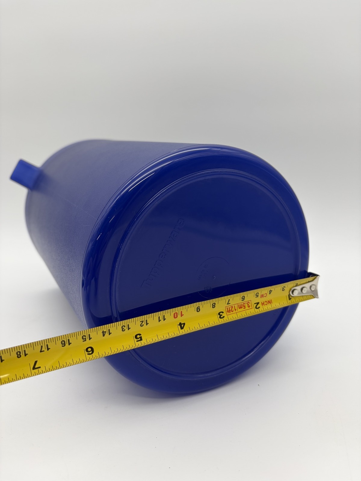 Tupperware Blue Pitcher w Lid Handle Spout New