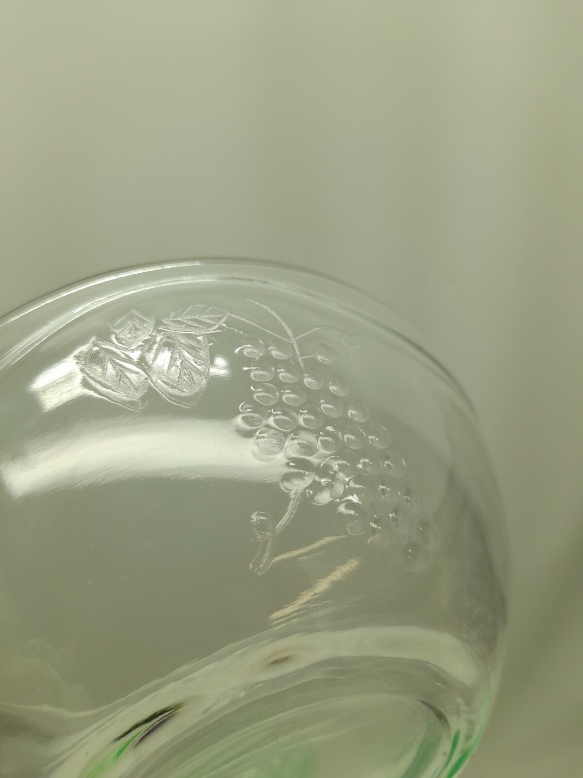 Set of 5 Clear Glass Nesting Bowls & Green Lids Grape Design