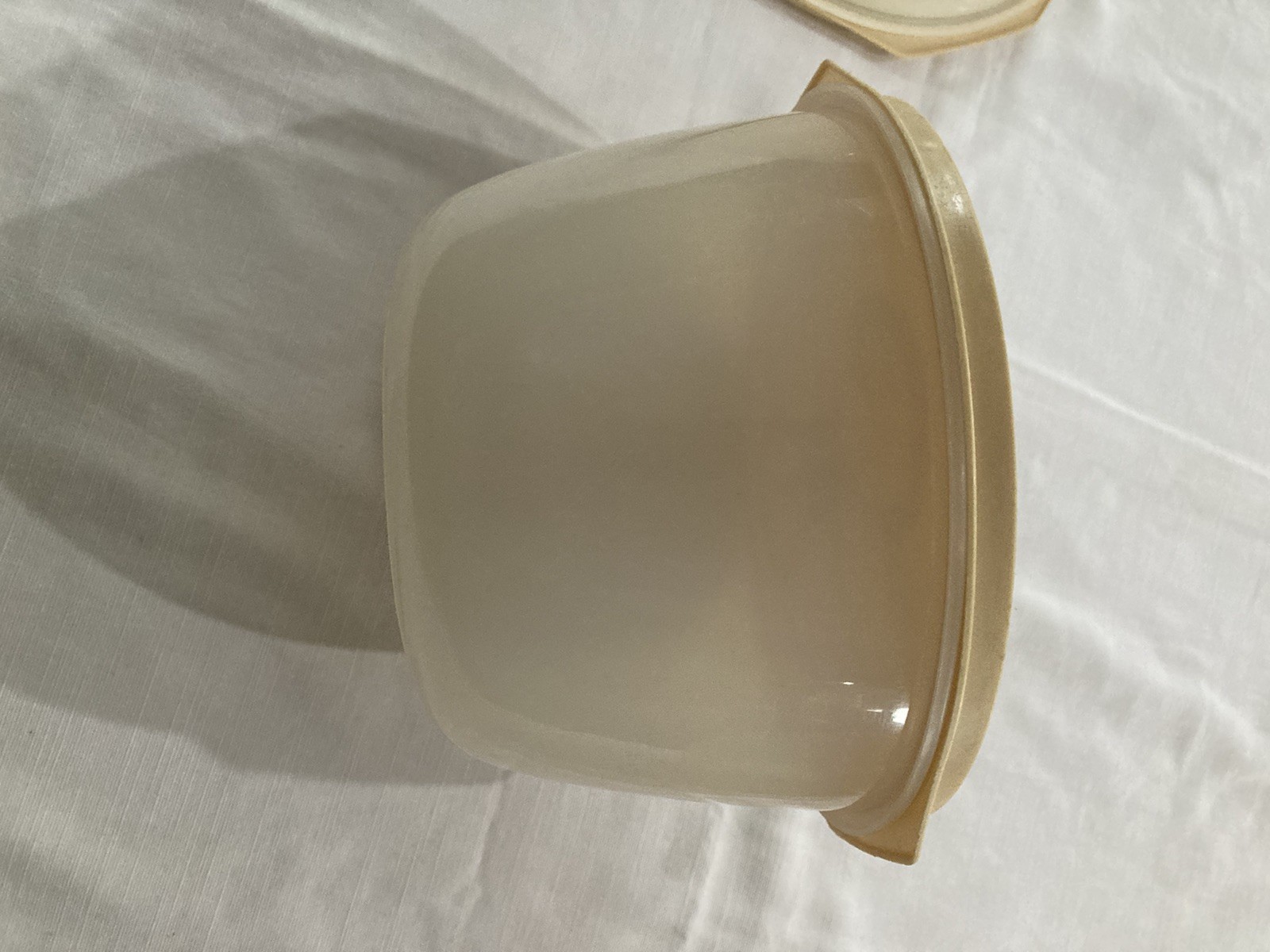 Vintage Rubbermaid Storage Nesting Bowls Set of 3 W/ Daisy Almond Lids