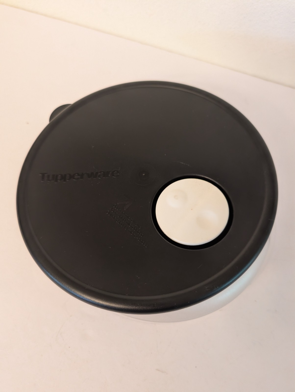 Tupperware Rock-N-Serve Vent Clear Divided 4521 Black Lid 3702 NEW