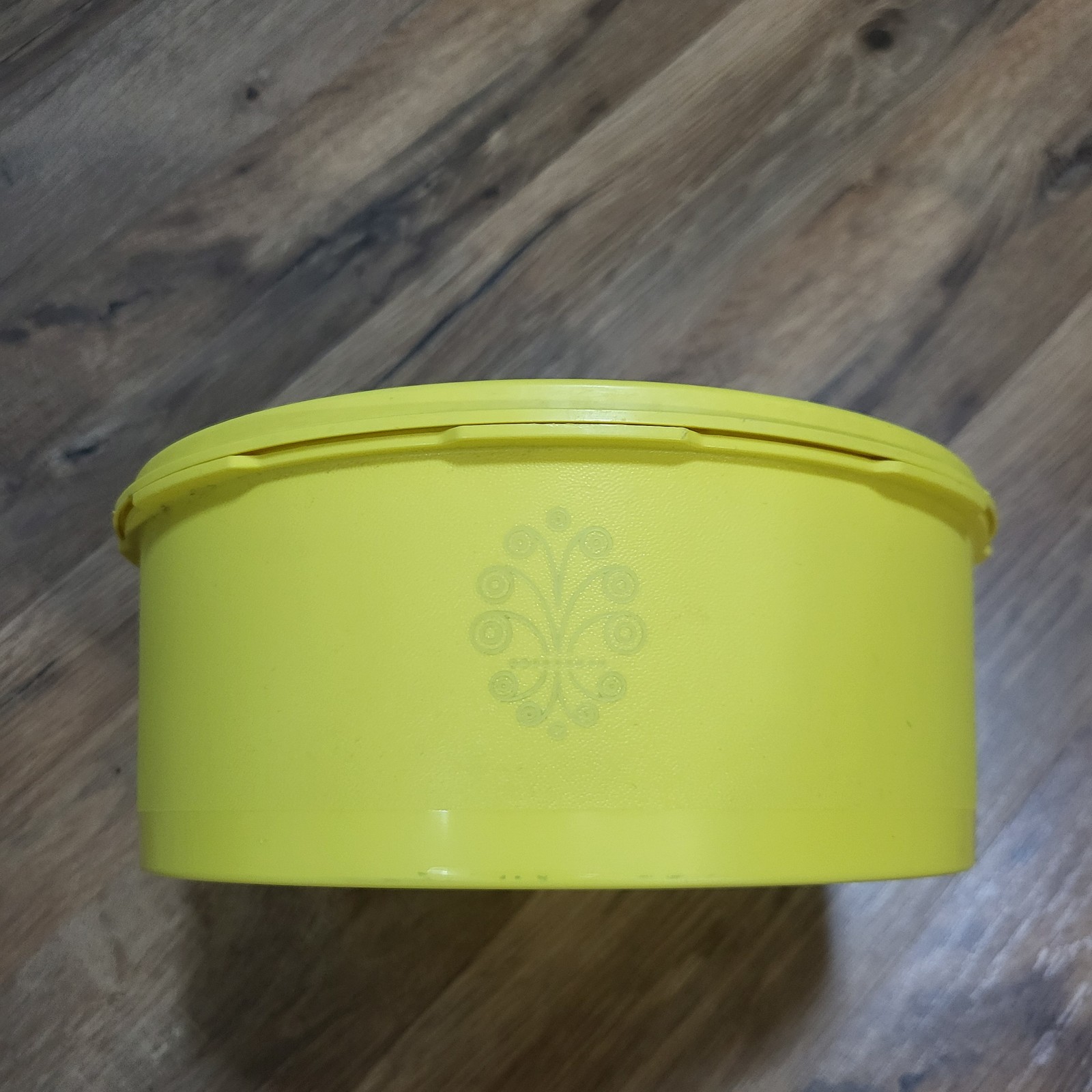 Vintage Tupperware Yellow Round Servalier Storage Container 1204-13 Lid 1205-5
