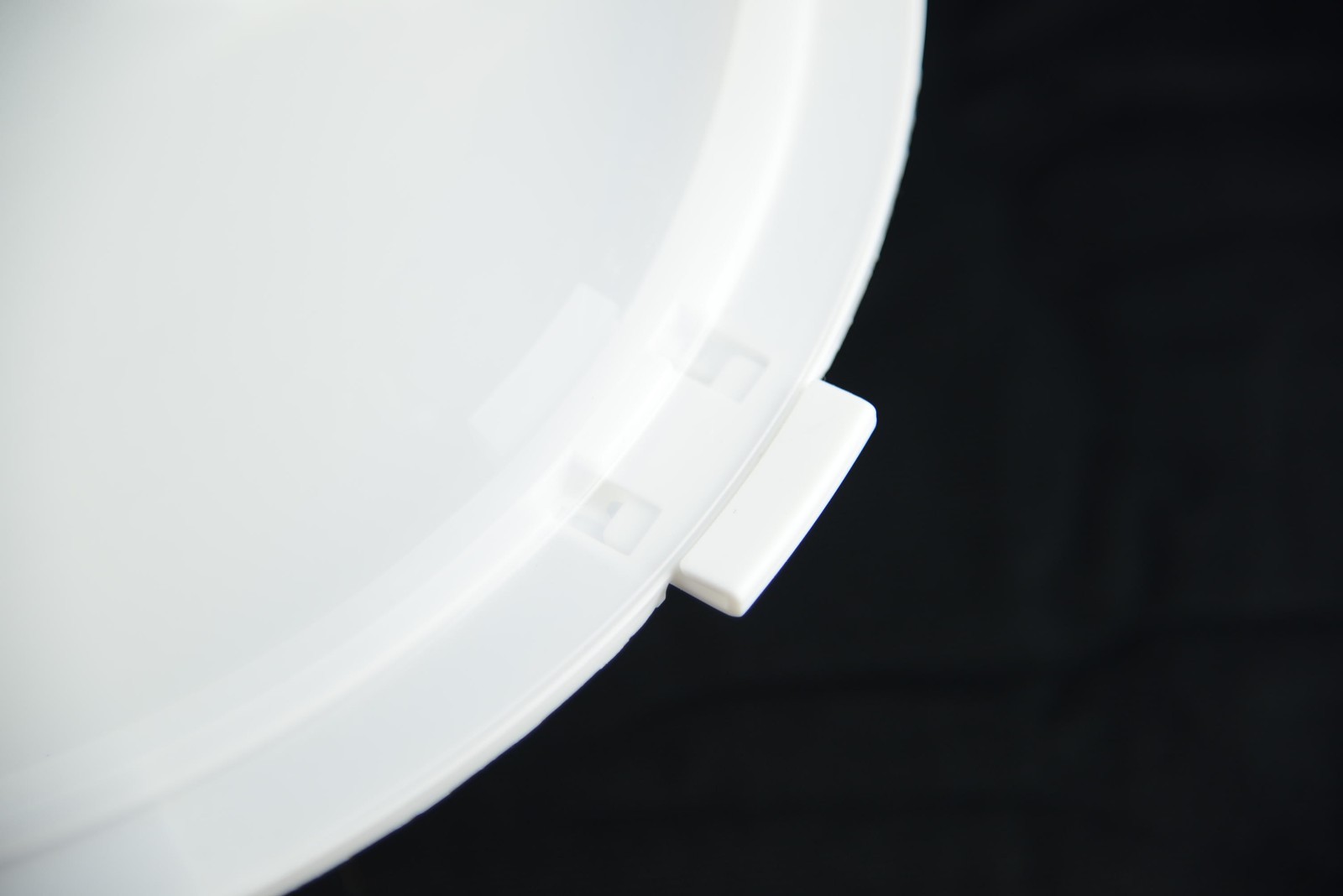 Surefresh Reusable Cake Container with Lid
