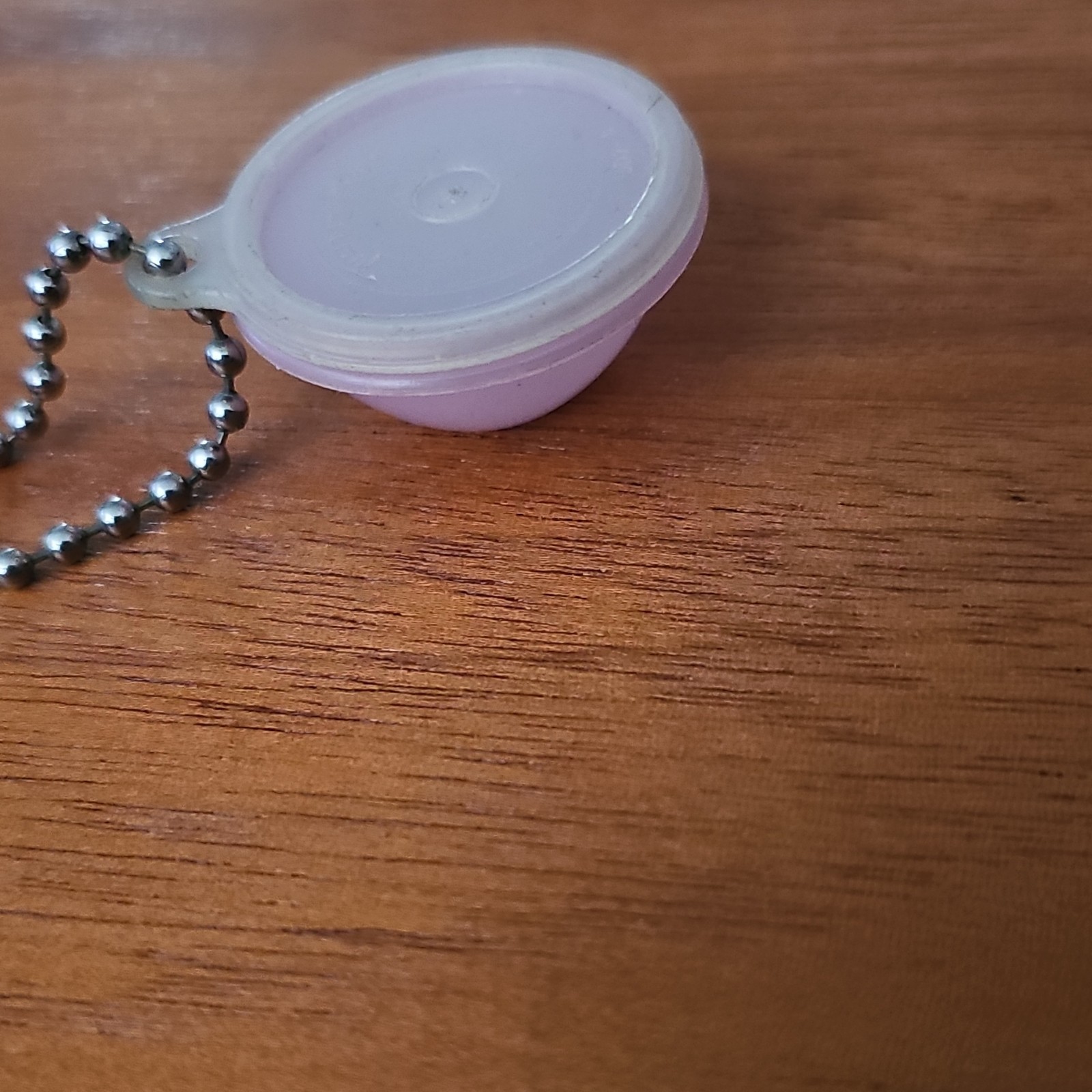 Tupperware Mini 1 oz Round Pink Food Storage Container w/ Snap Lid & Chain