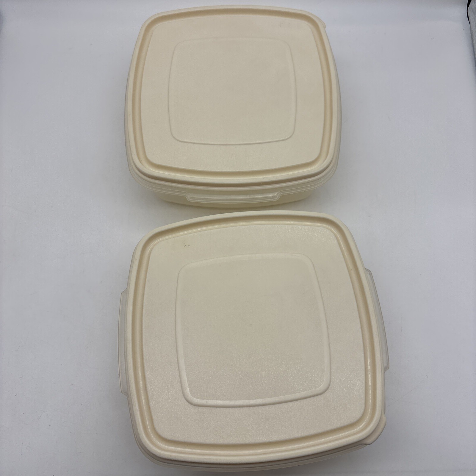 SET OF 12 – VTG. RUBBERMAID SERVIN SAVER – CONTAINERS & LIDS Mult Size Shape
