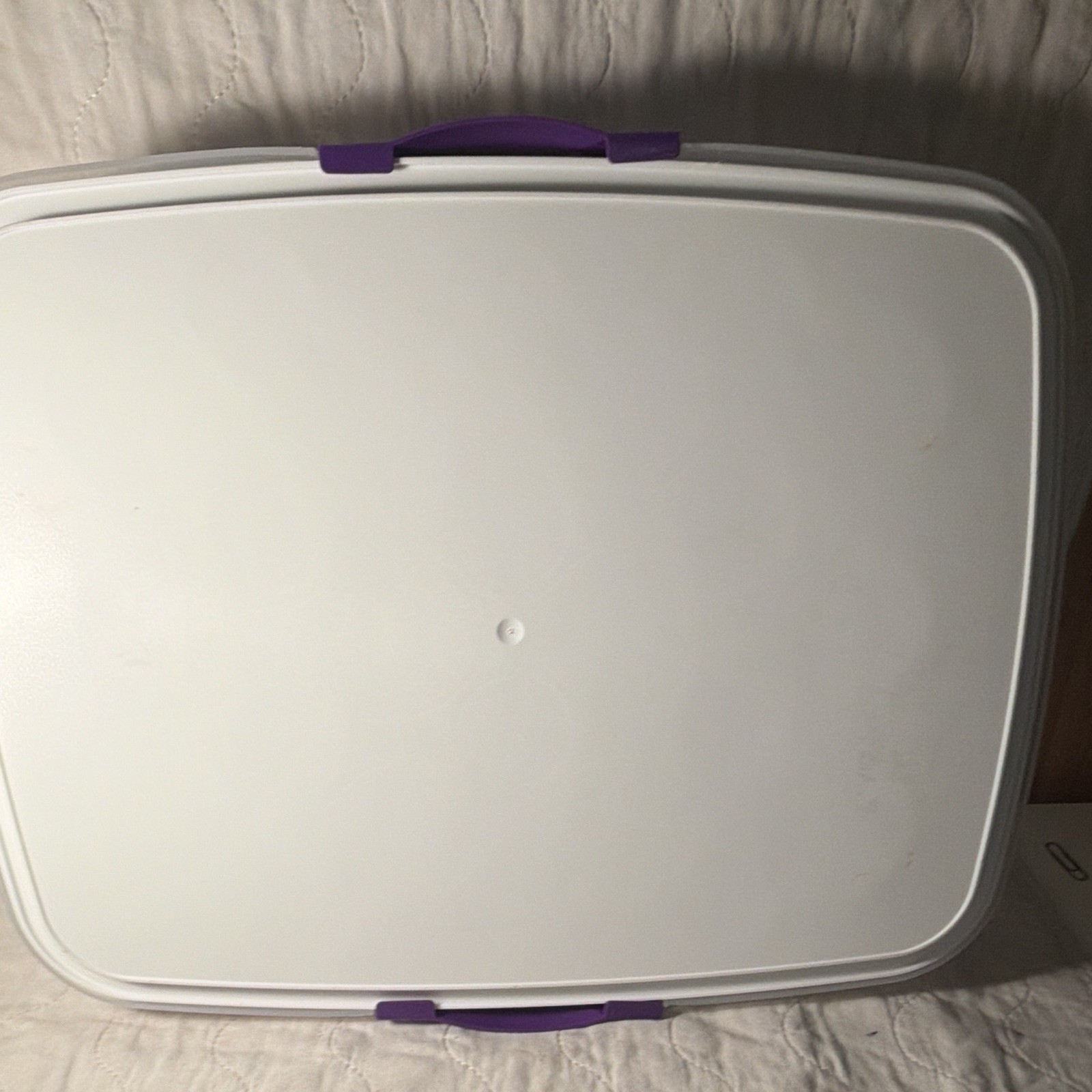 Wilton Clear/Purple Plastic Cupcake Carrier, Handle Lid, 12 Cupcakes Items #1854