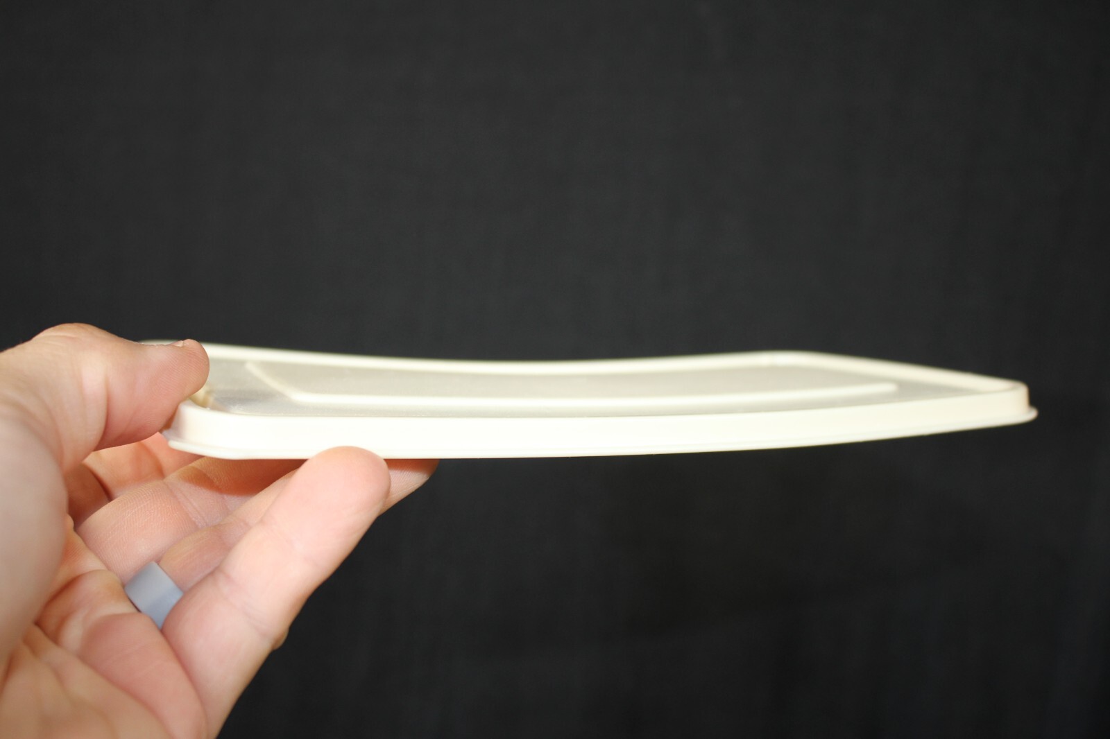 Rubbermaid Servin Saver #12 Rectangle Almond Replacement Lid Seal Cover 0167 EUC