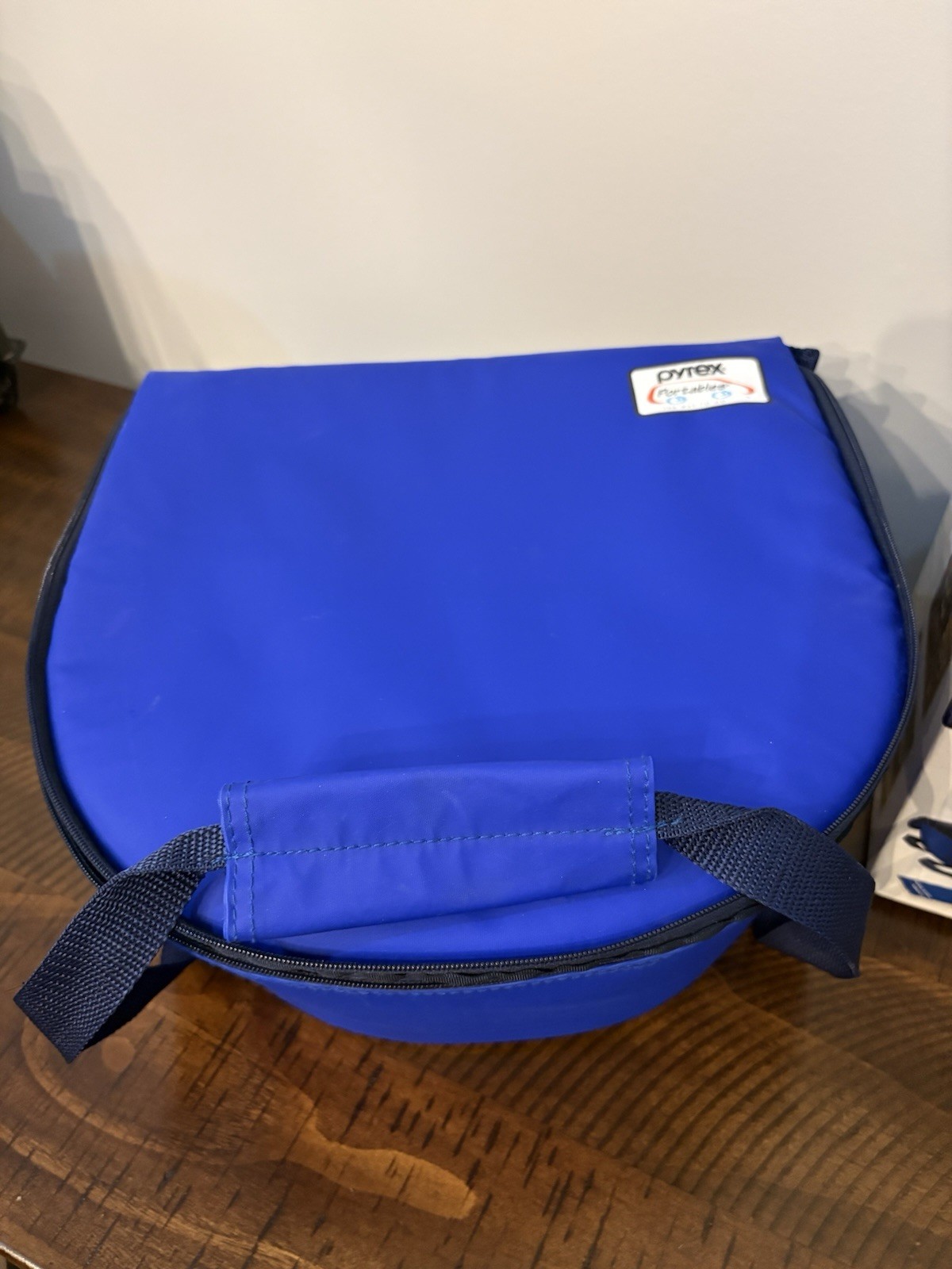 Pyrex Portables 4.5 Qt Party Size Insulated Food Carrier 4 Piece Set – 1998
