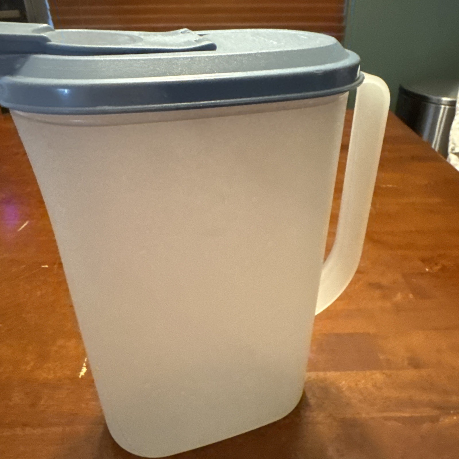 Vintage Tupperware 2009C-2 & 2010B-1 Slim Line 2qt Pitcher Blue Lid