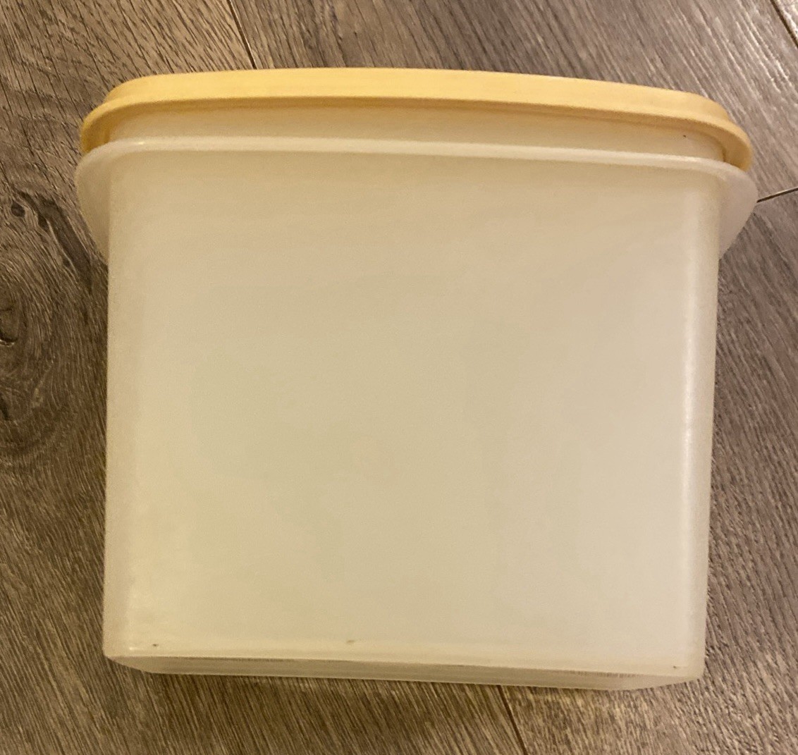 Tupperware Yellowish Lid W Clear Storage Rectangle Container 6×4.5x4x4” Vtg EUC