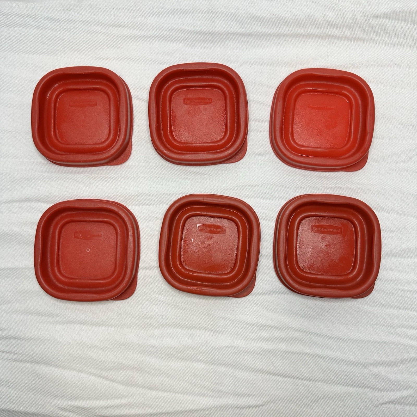 6 Rubbermaid 7J54 Plastic 2.5″ Snap on Replacement Lids ONLY Red