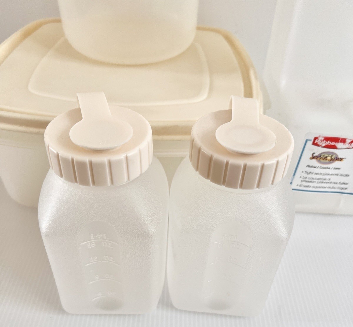 VTG Rubbermaid Servin Saver 1 Gal Pitcher + 19c/6c/3c Containers +2 Pint Bottles