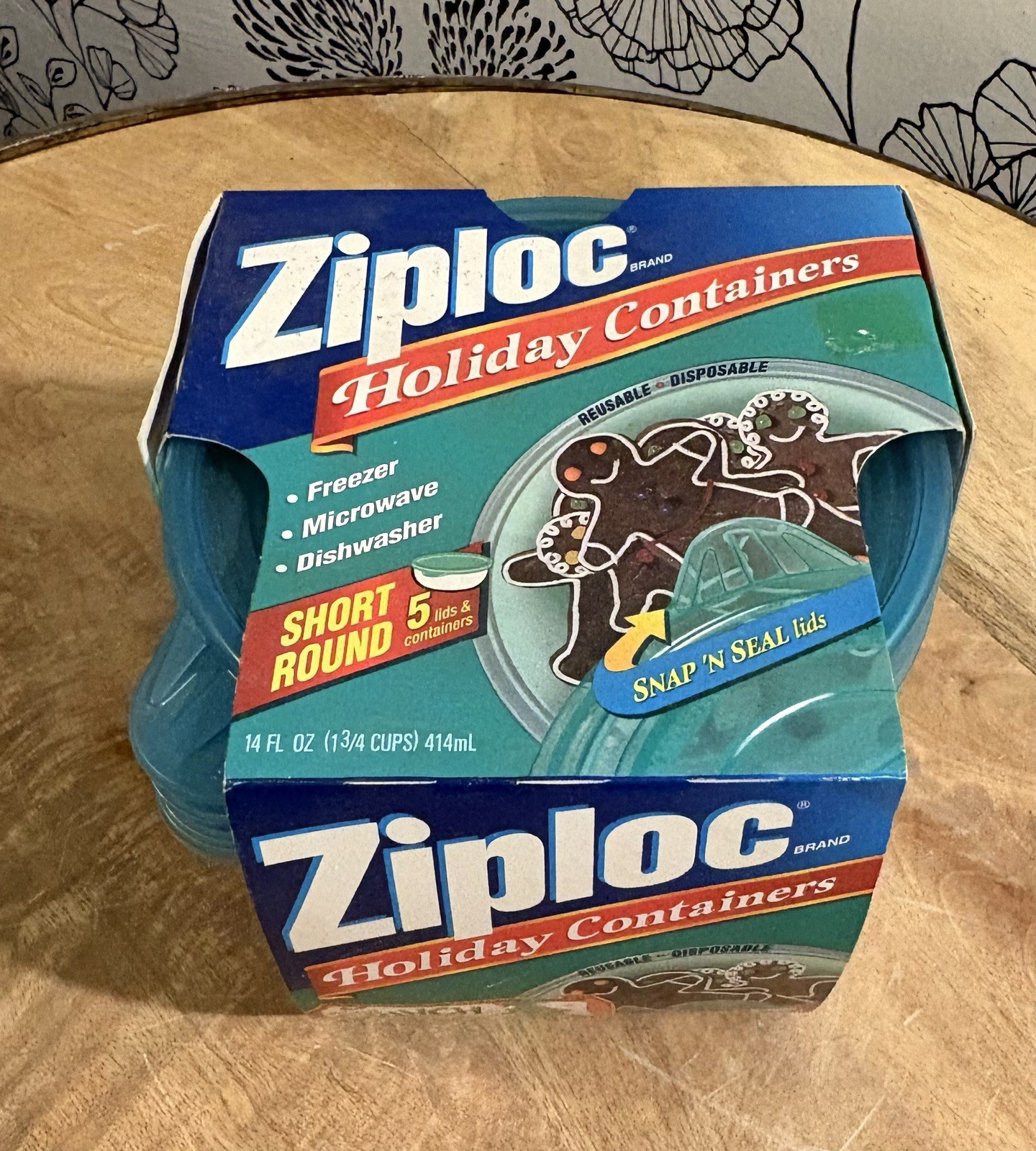 Ziploc Snap N Seal Container Vintage Large Plain/Christmas Small 14 In Lot NEW