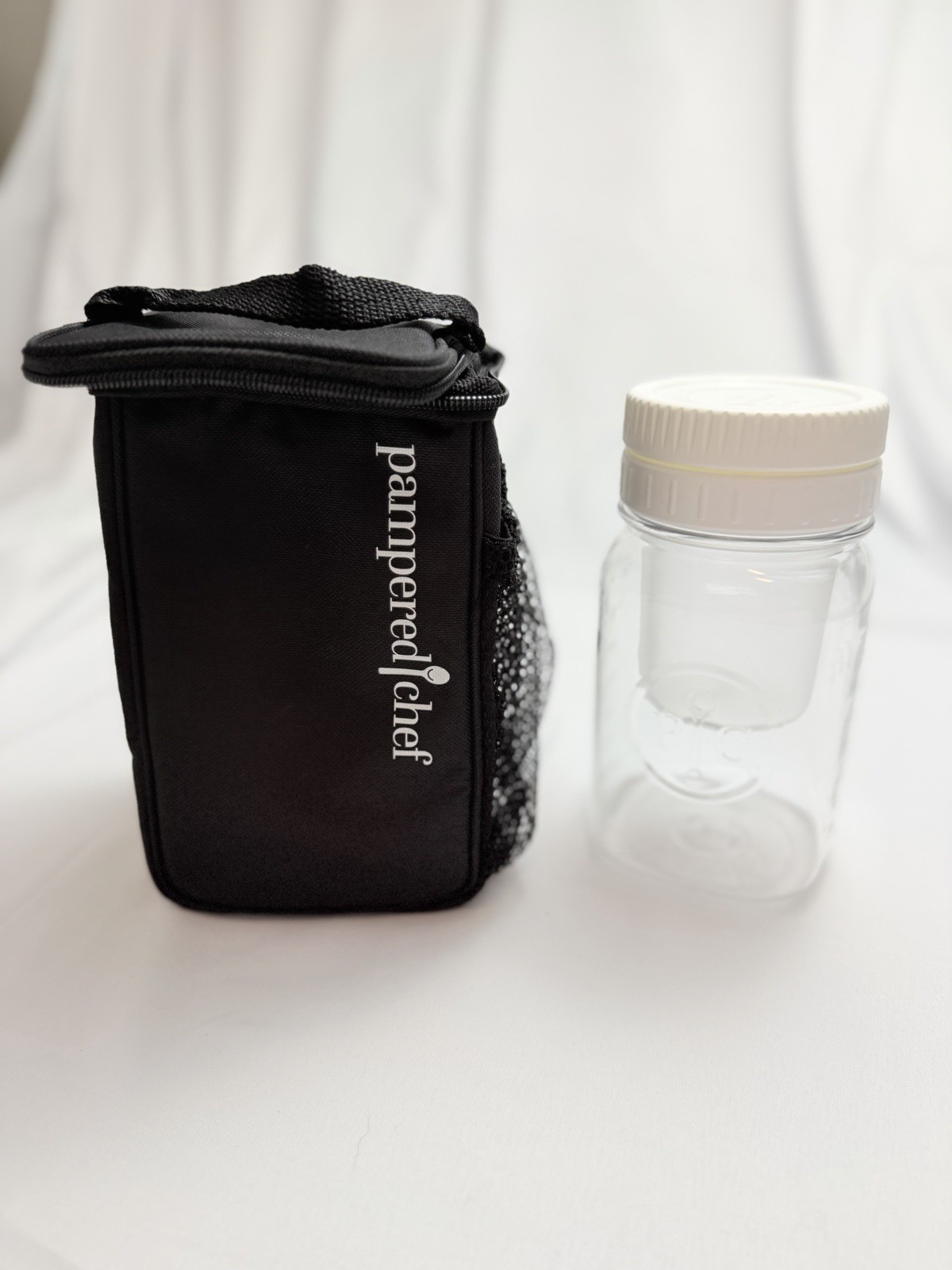 Pampered Chef Salad To Go Container Insulated Lunch Bag Salad Shaker Set