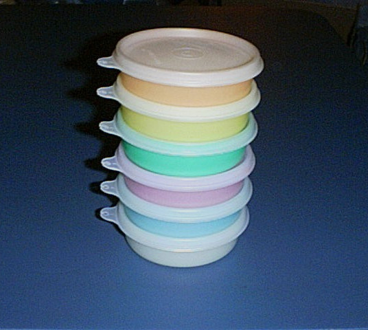 Set of (6) TUPPERWARE “Little Wonder” 6 oz Food Keeper Cups #1286 & Seals #215