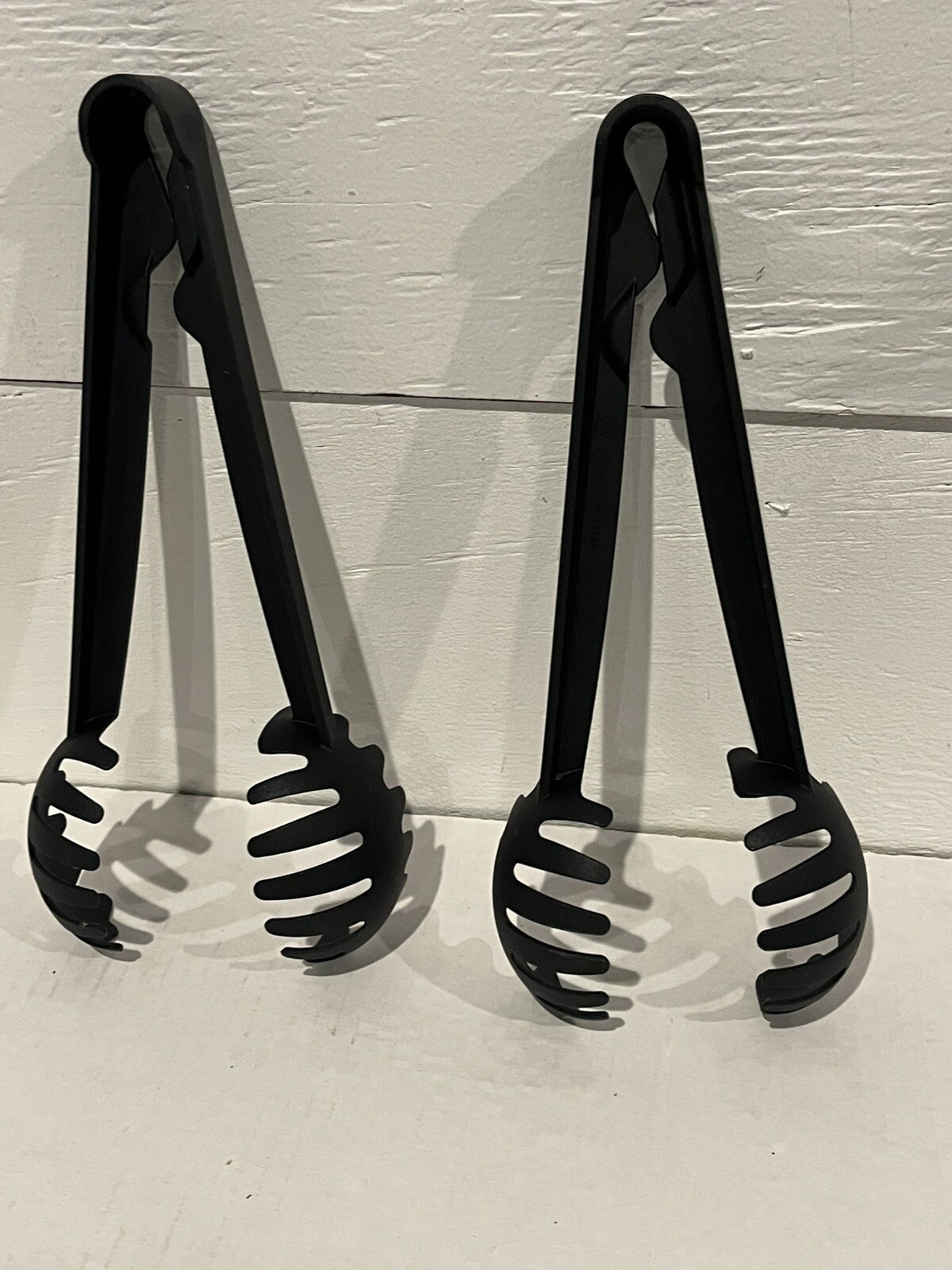Tupperware Black Tongs 2x Kitchen Tools Prep Salad