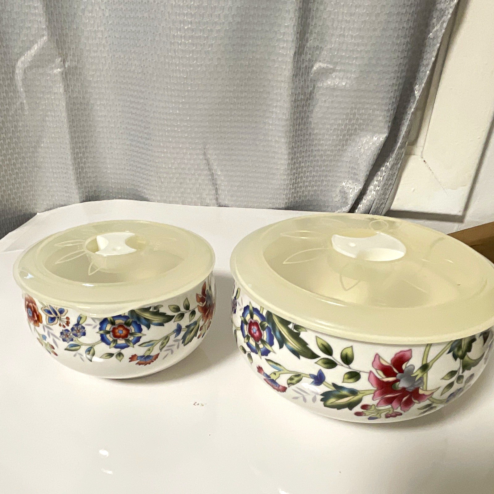 Gracie China Floral Ceramic Bowl Set w/ Vented Plastic Lids, 2pc 8 oz