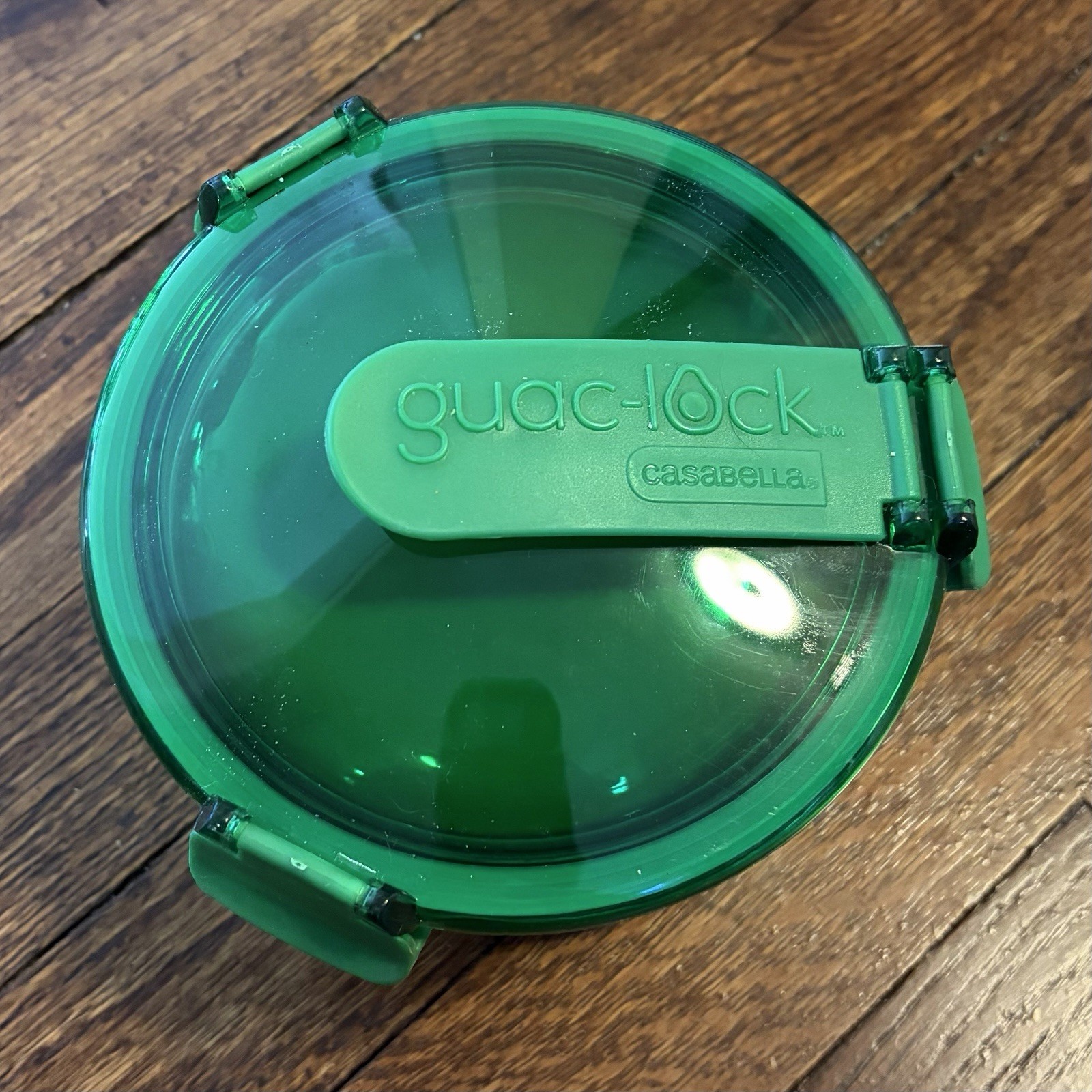 Casabella Guac-Lock Container in Green w/ White For Avocado Storage & Freshness