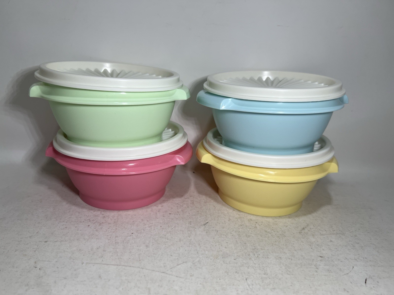 Tupperware Heritage Pastel 1 1/4 Cup Bowls w/ Lids 8pc. Set