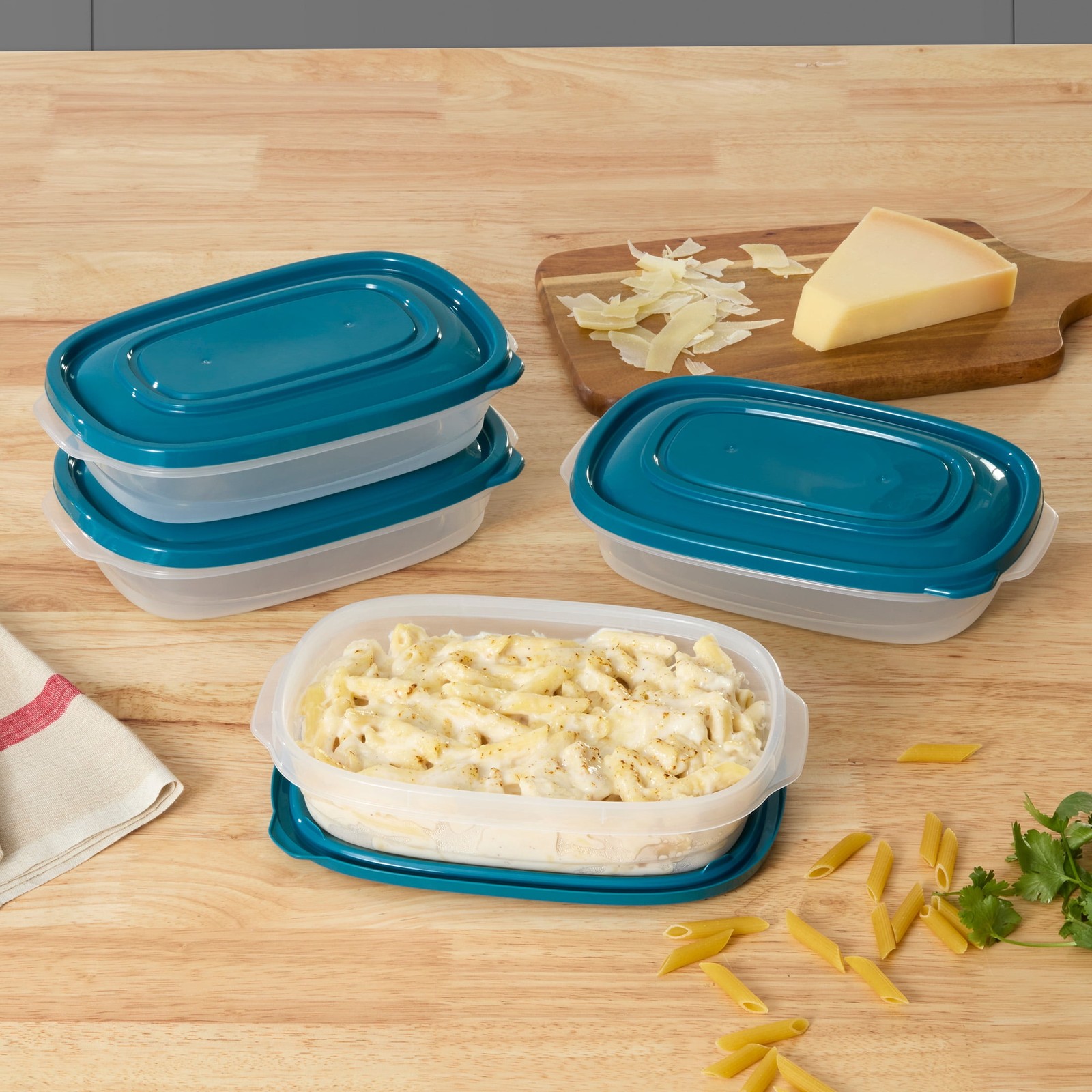 (4 pack)Semi Durable Rectangle 4cup Plastic Food Storage Container 4 Pack