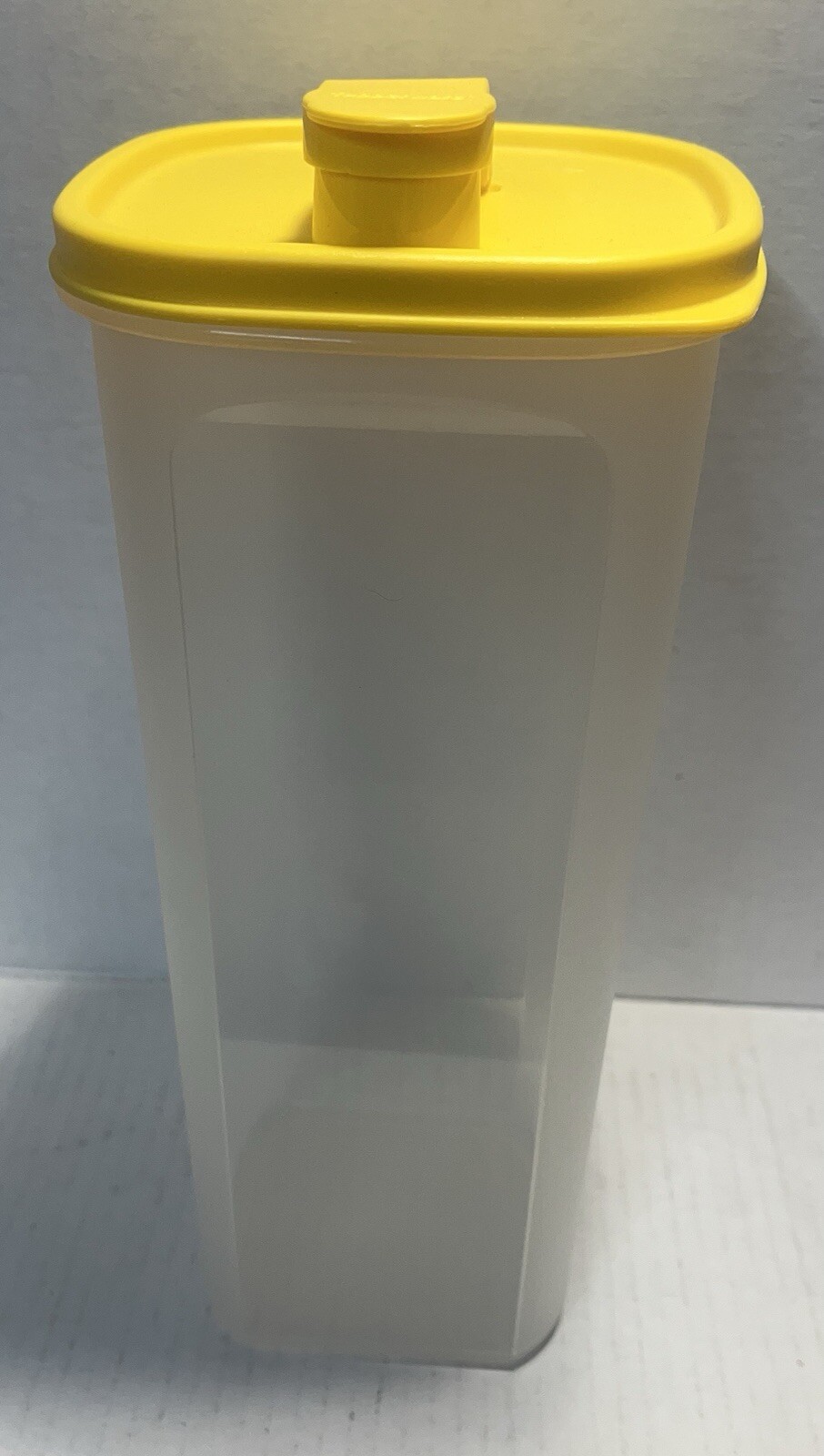 Tupperware Tall Container Yellow Lid New Never Used 5772B-3