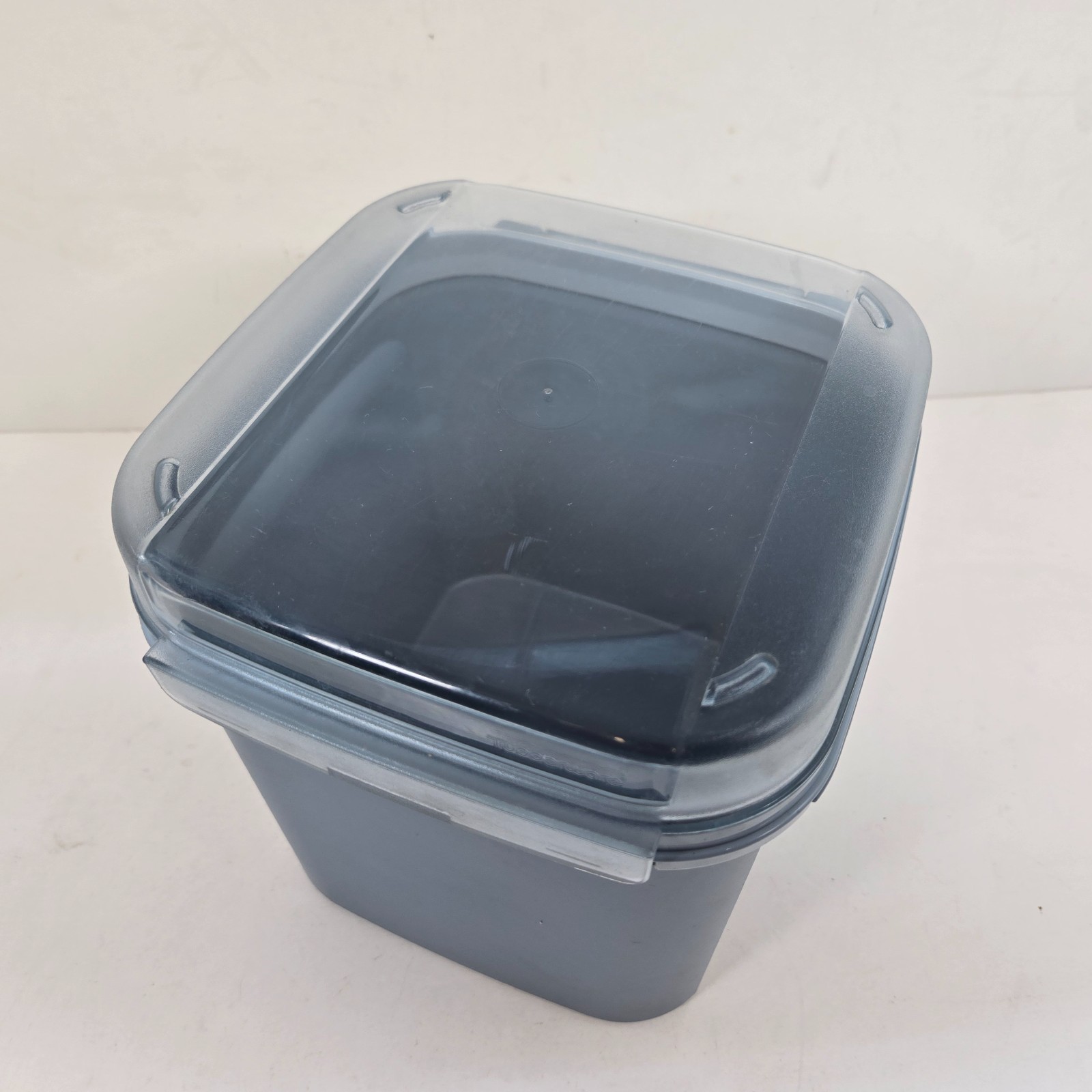 Vintage Tupperware Modular Mates 1621-2 Country Blue 17 Cups Hinged Clear Lid