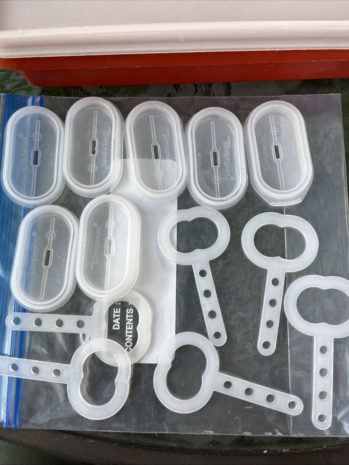 Lot Of 8 Tup Cup Lids & 7 Insert Handle (more were added after photo)