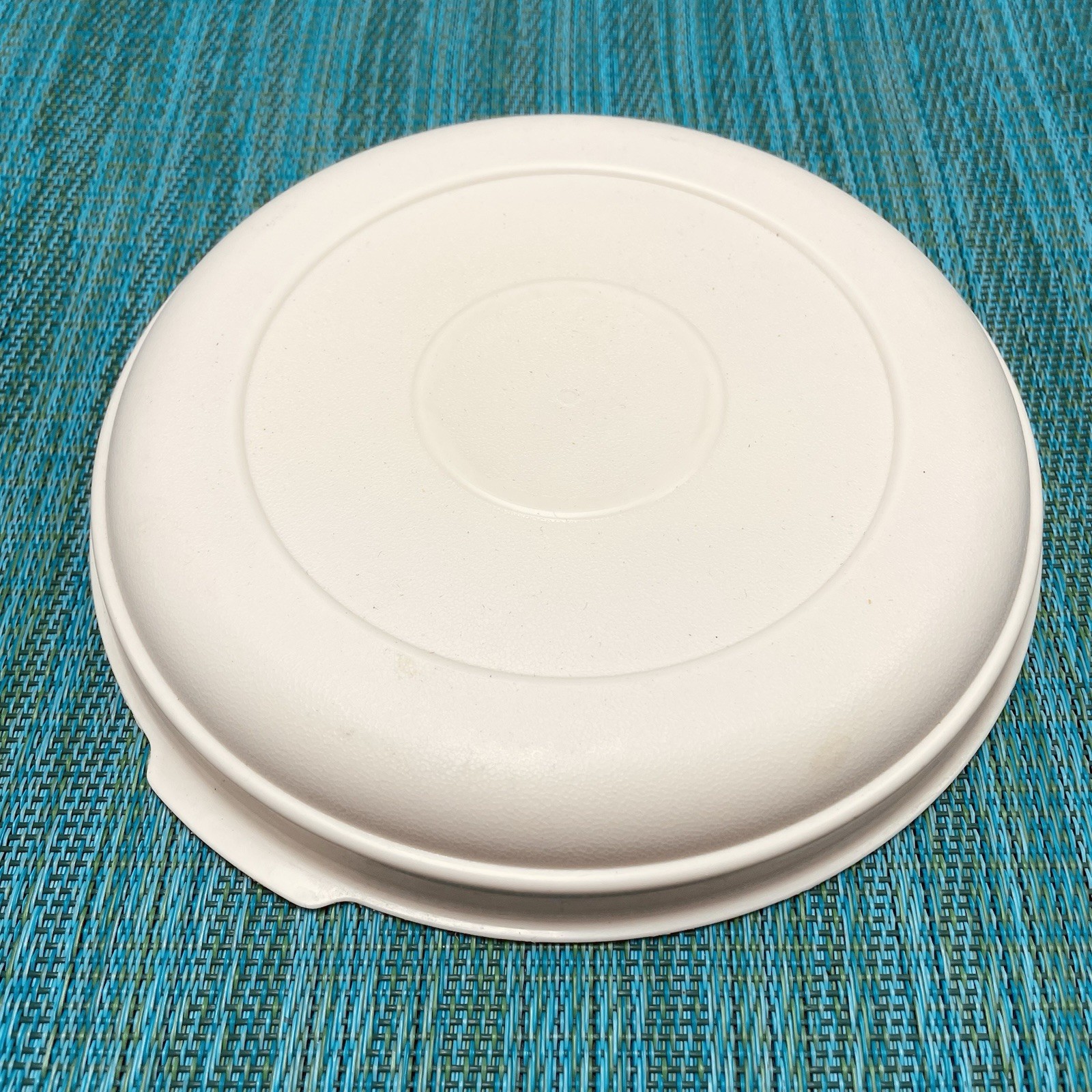 Rubbermaid Servin Saver – Replacement Lid – #3 – Almond – Round – Lid Only