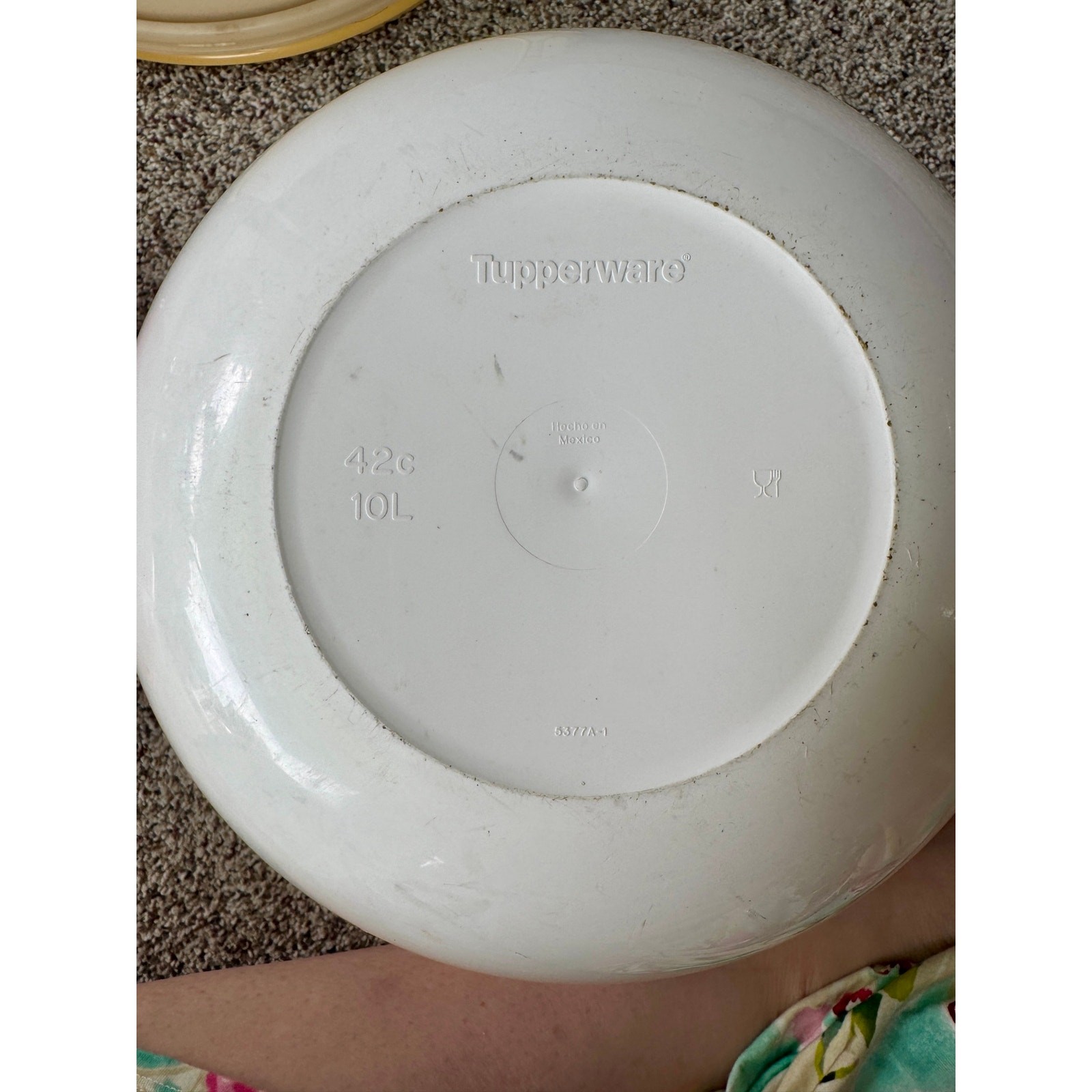 Vintage Tupperware Mixing Bowl & Cake Carrier Lot – 3 Pieces with Lids