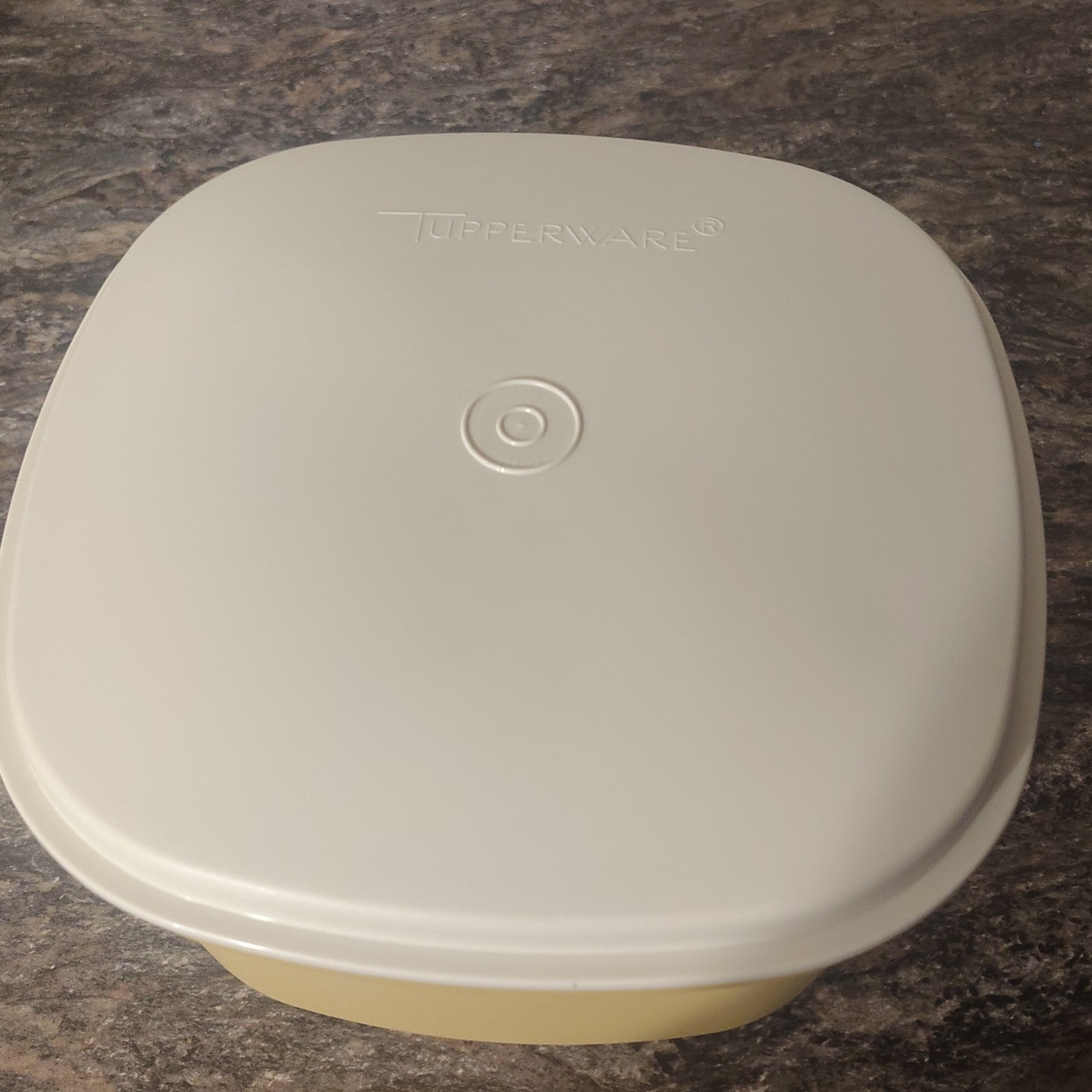 Tupperware Square Plastic Snap Lid Storage Containers w/ Insert White/Yellow 3pc