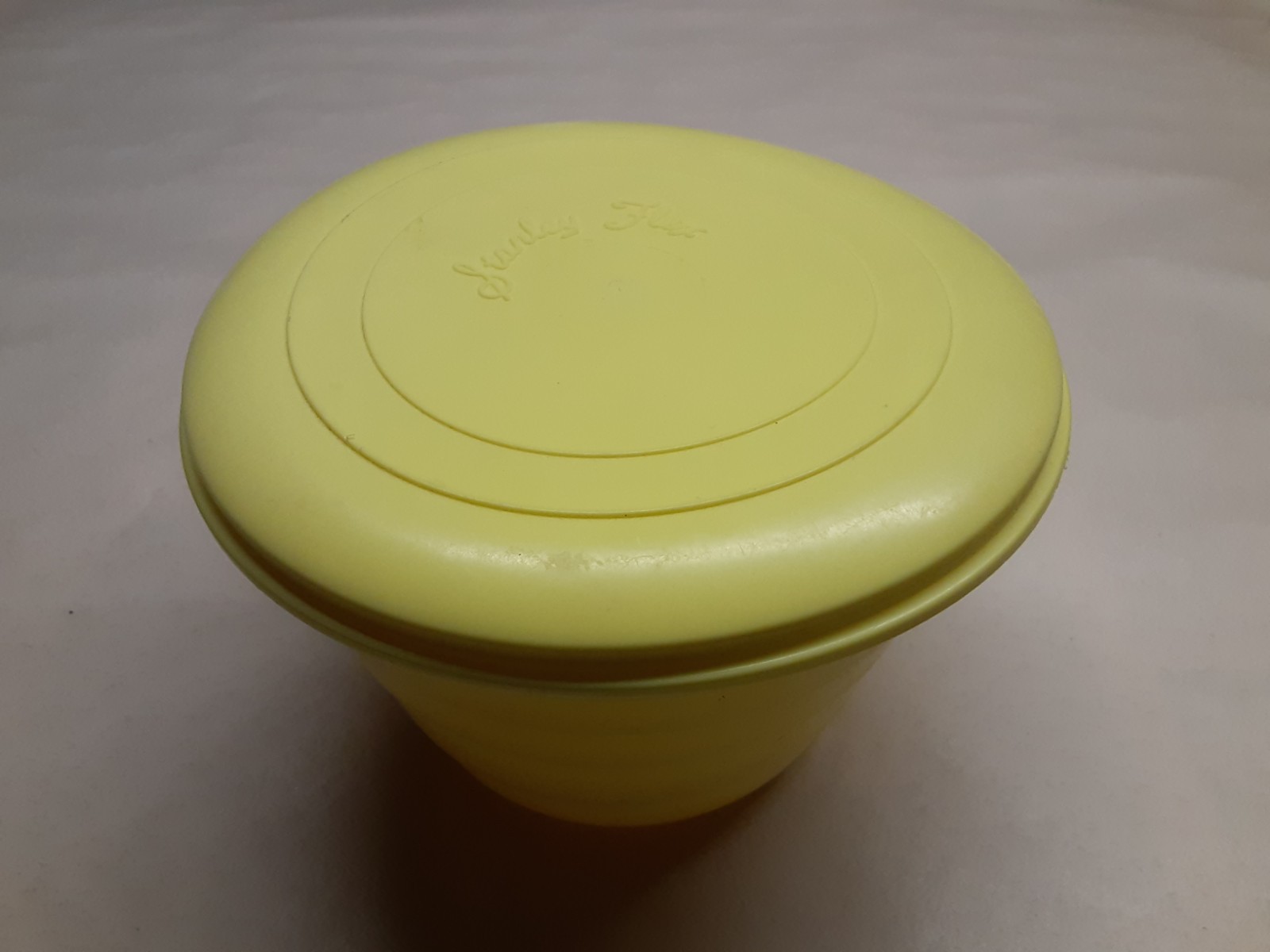 Vintage Stanley Flex plastic bowl with lid