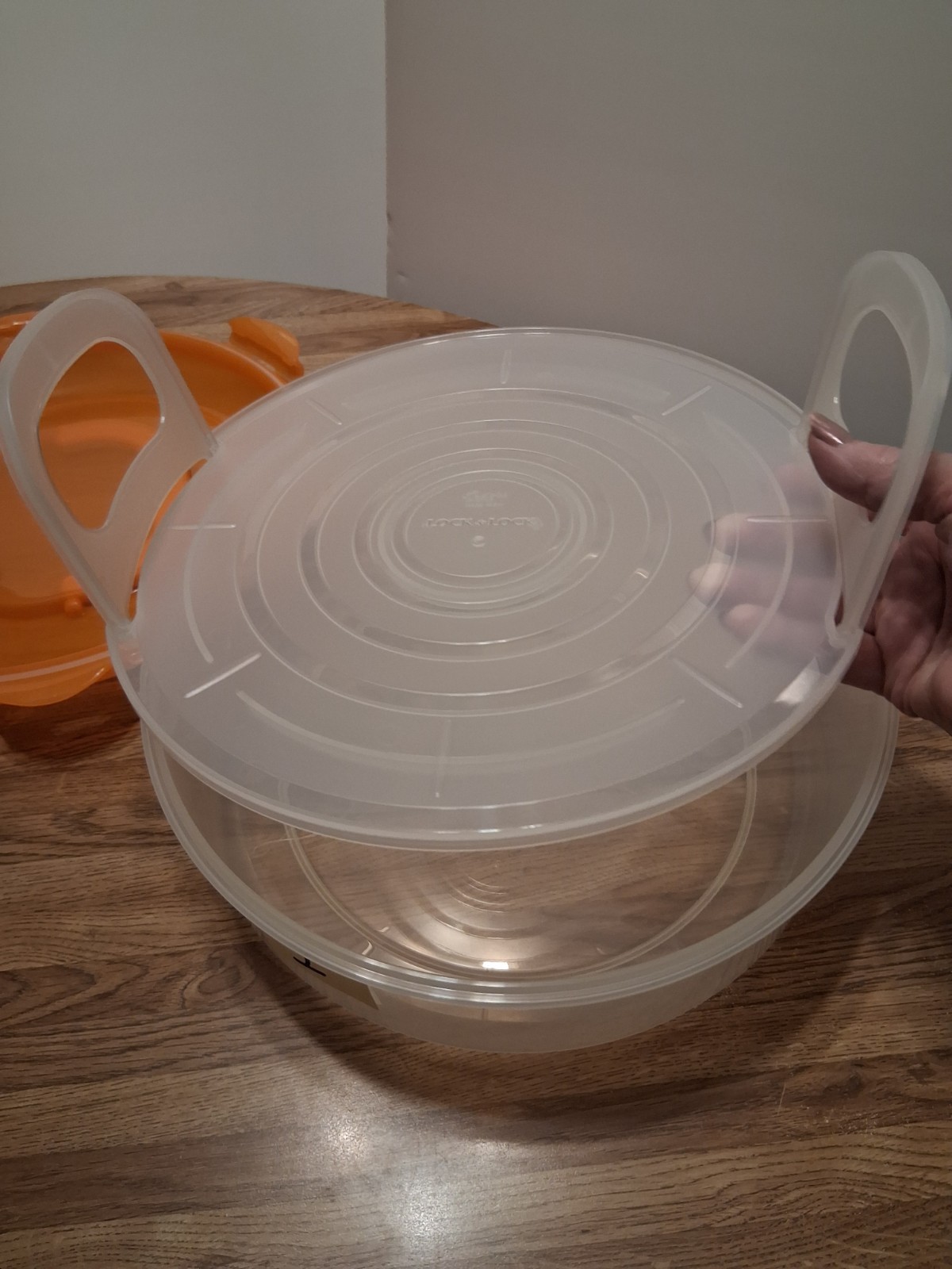 LocknLock Pie Carrier Orange 5.8qt With Lift Out Tray