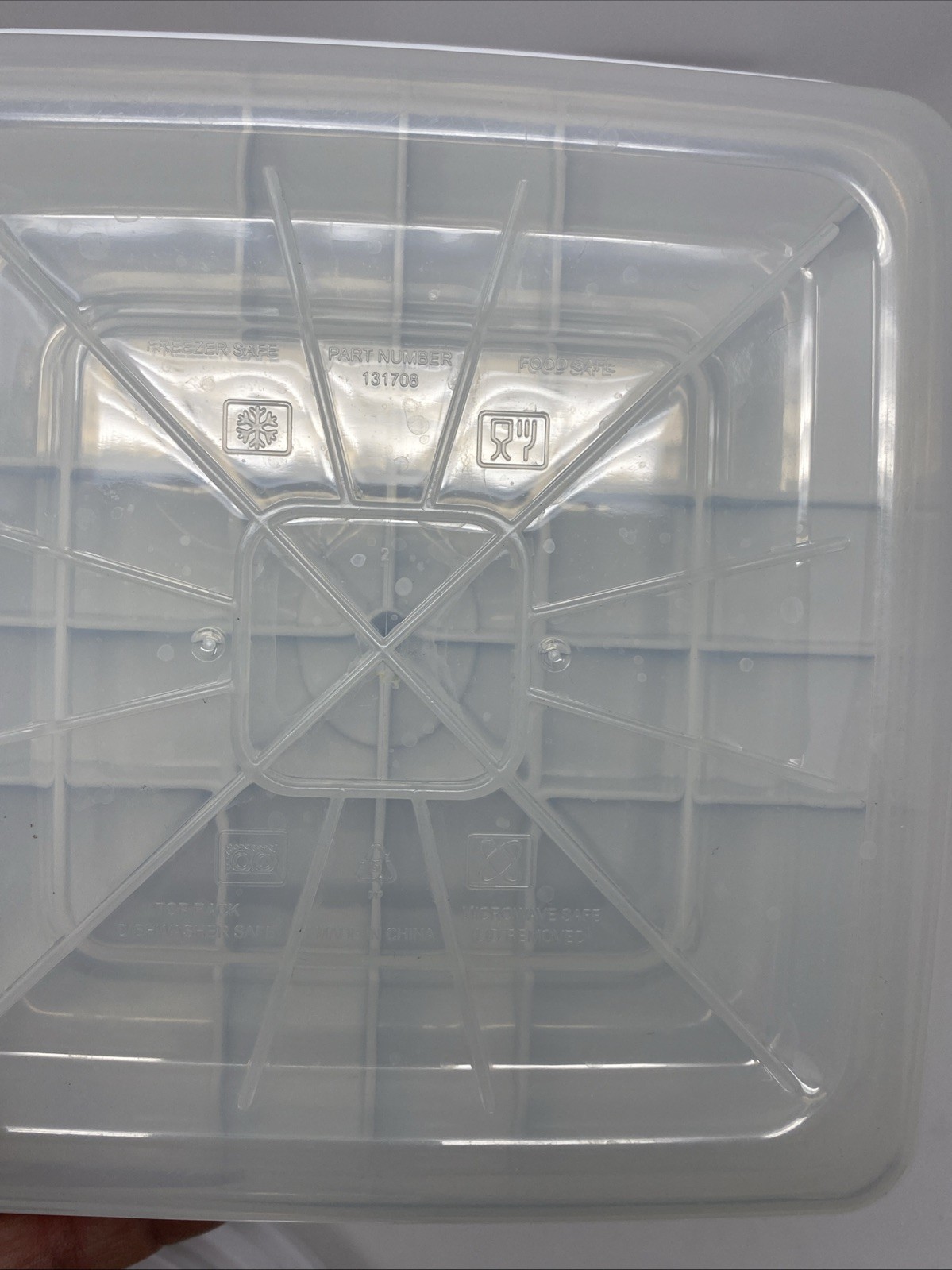 Food Saver Vacuum Sealed Lunch/ Meal Containers 2 pc With Adapter & Instructions