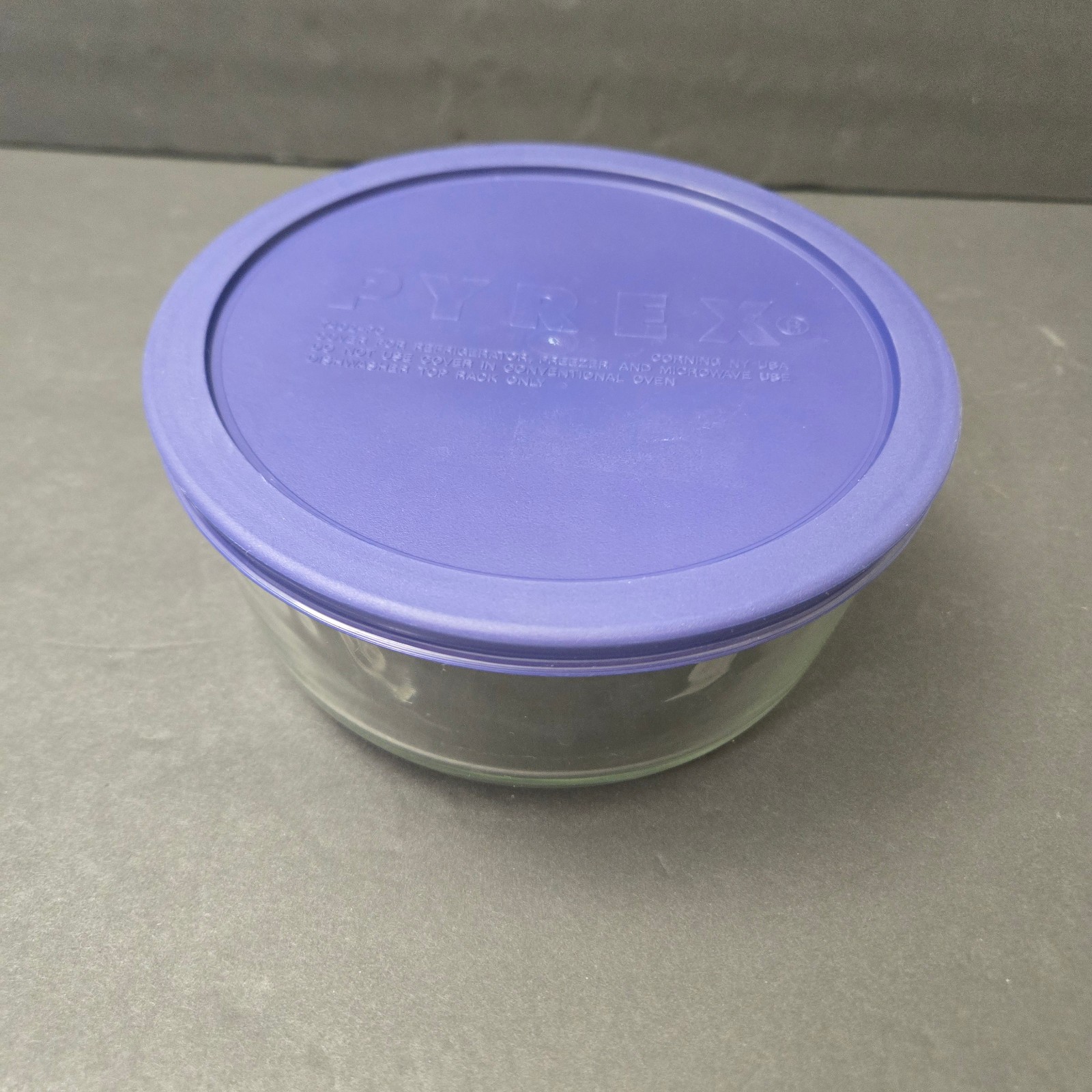 Pyrex 7203 7-Cup Round Glass Food Storage Bowl w/ 7402-PC Blue Plastic Lid Cover