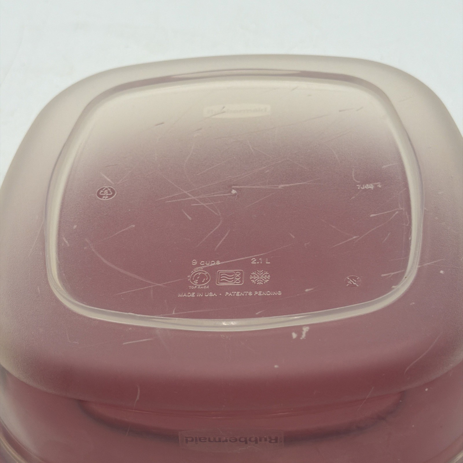 Rubbermaid Clear 8.5” Square Clear Servin’ Saver Food Container 9 Cups Red Lid