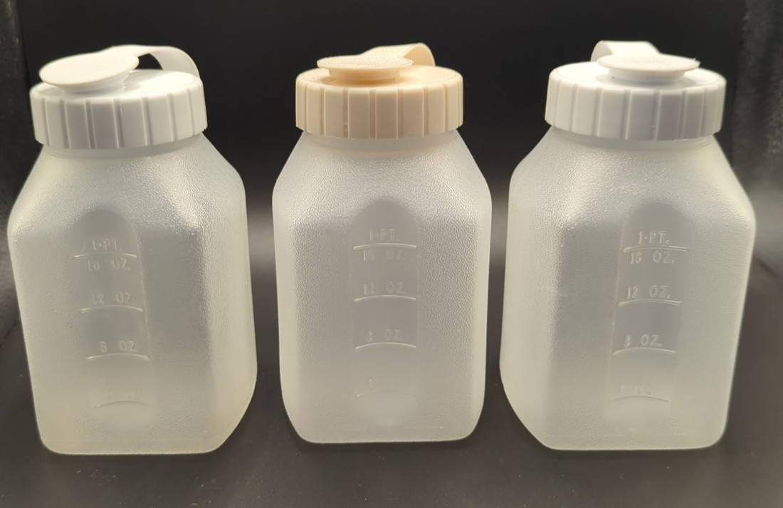 Lot of 3 -Rubbermaid One Pint 0229 Drink Bottles Servin Saver Flip Top Lids 2464