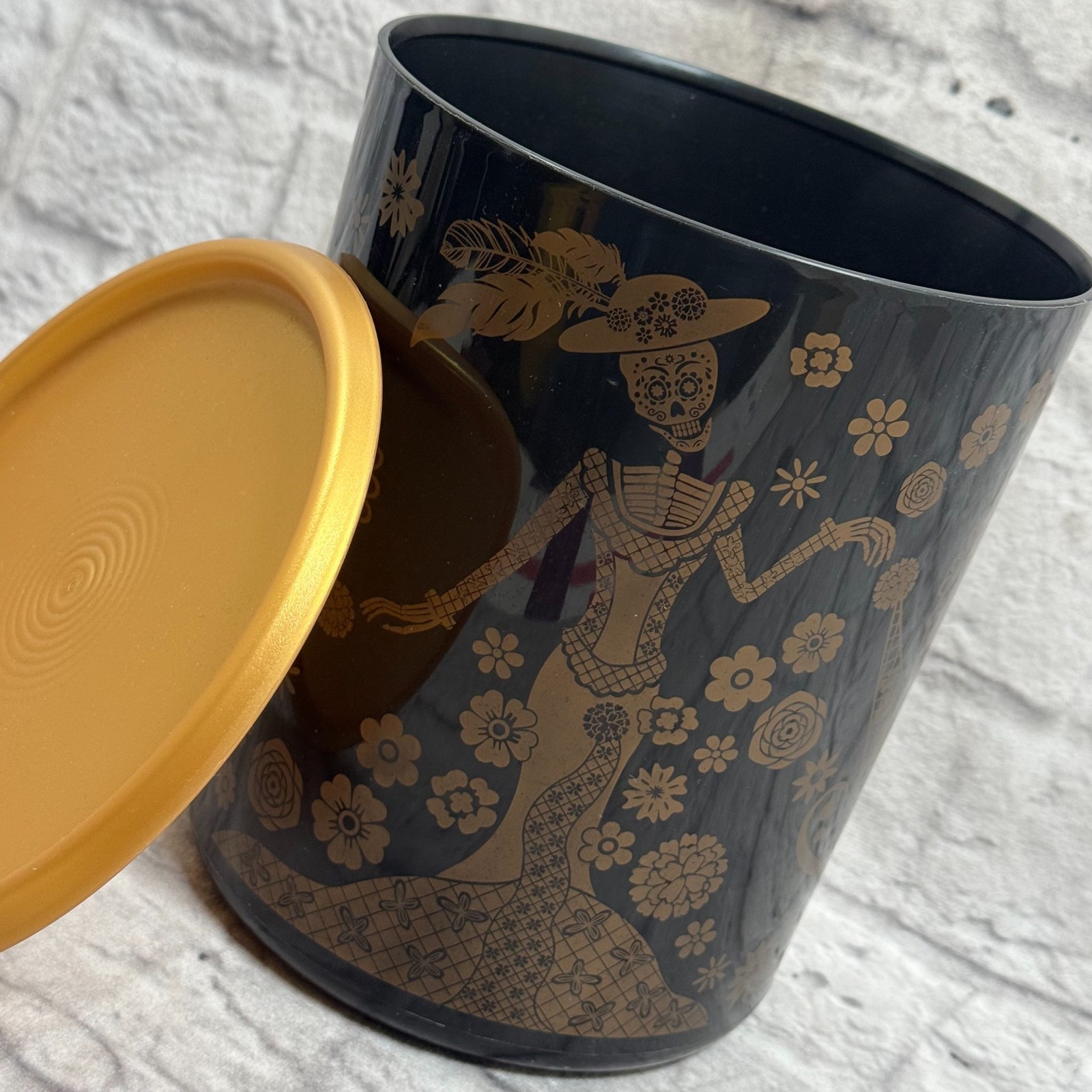 Tupperware Halloween Catrinas One Touch Canister 7.5″ Gold Black Day Of The Dead