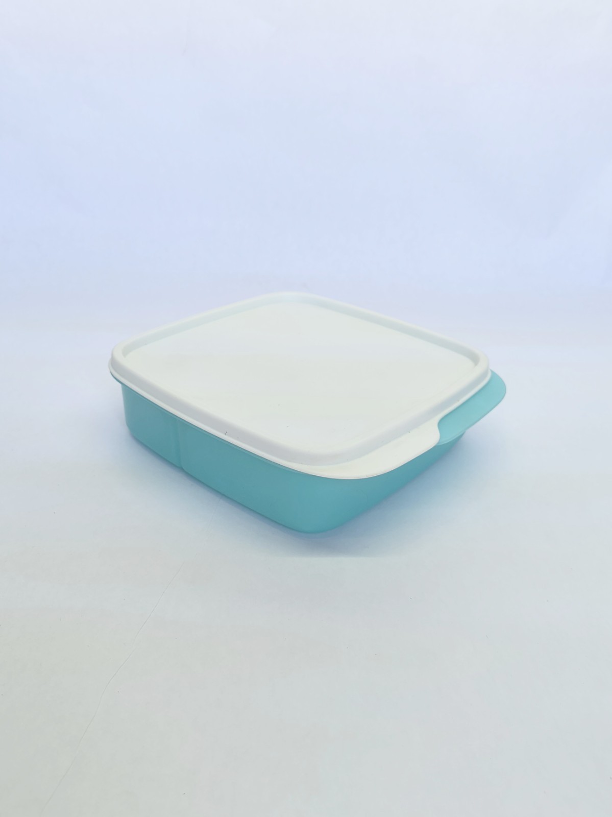 TUPPERWARE Lunch It Keeper Bento Style Storage Lunch Box Container Aqua White