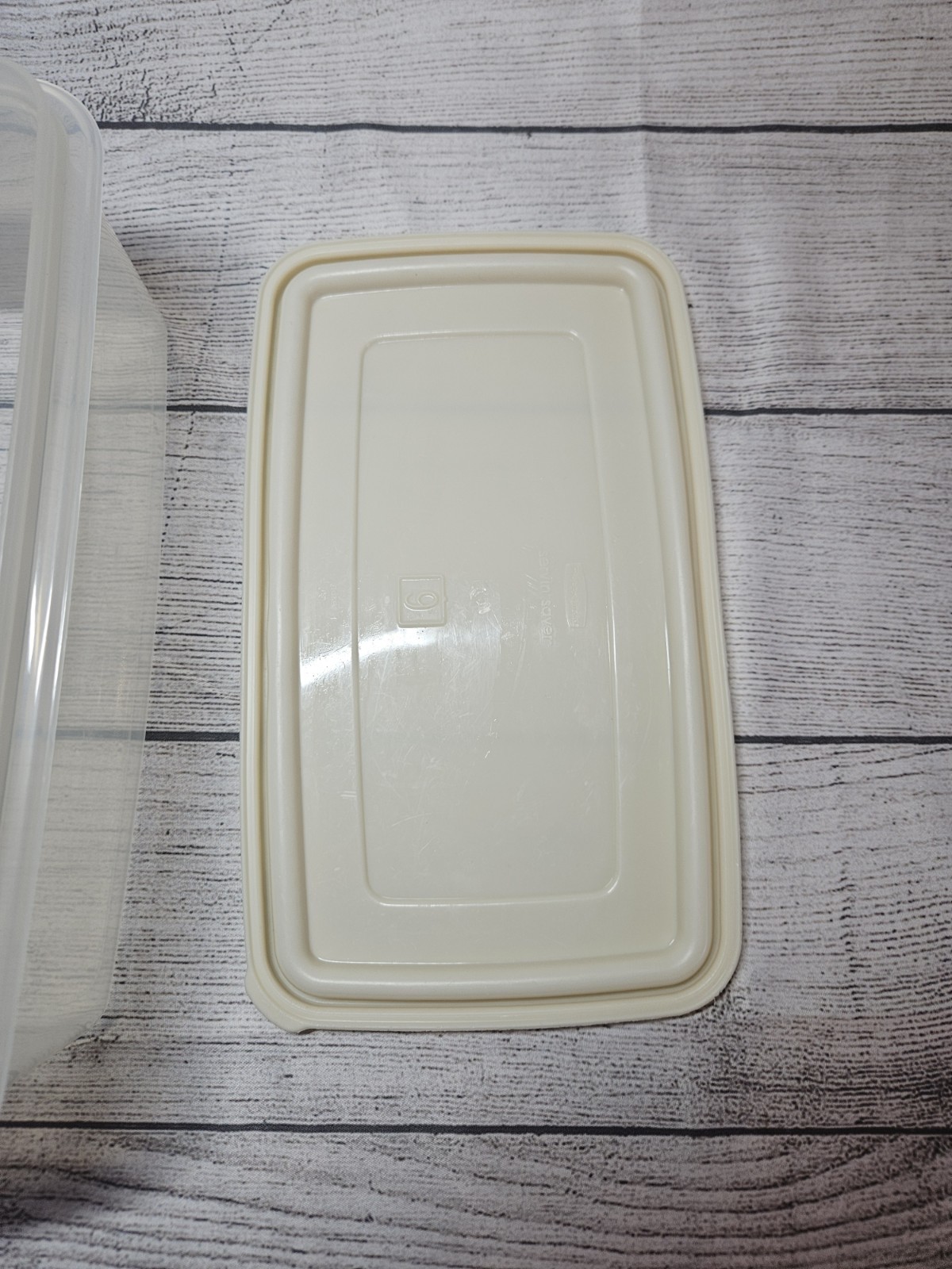 Rubbermaid Servin’ Saver RECTANGLE Container #9 WITH LID – 12 cups – 10″ x 6″