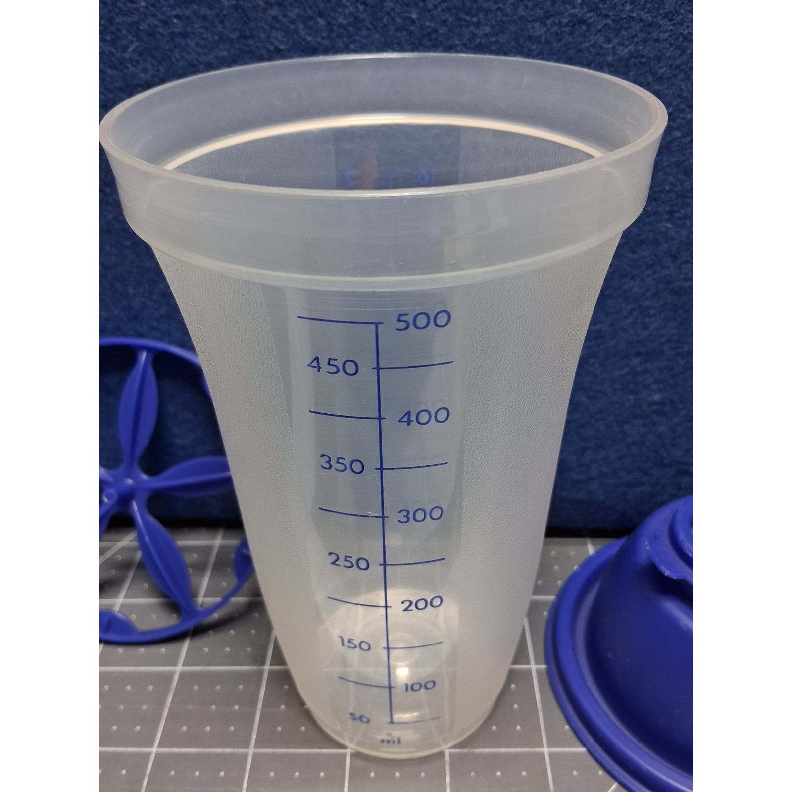 Tupperware Quick Shake Container Blue 500ml Vintage Mixer 844 3 with Insert