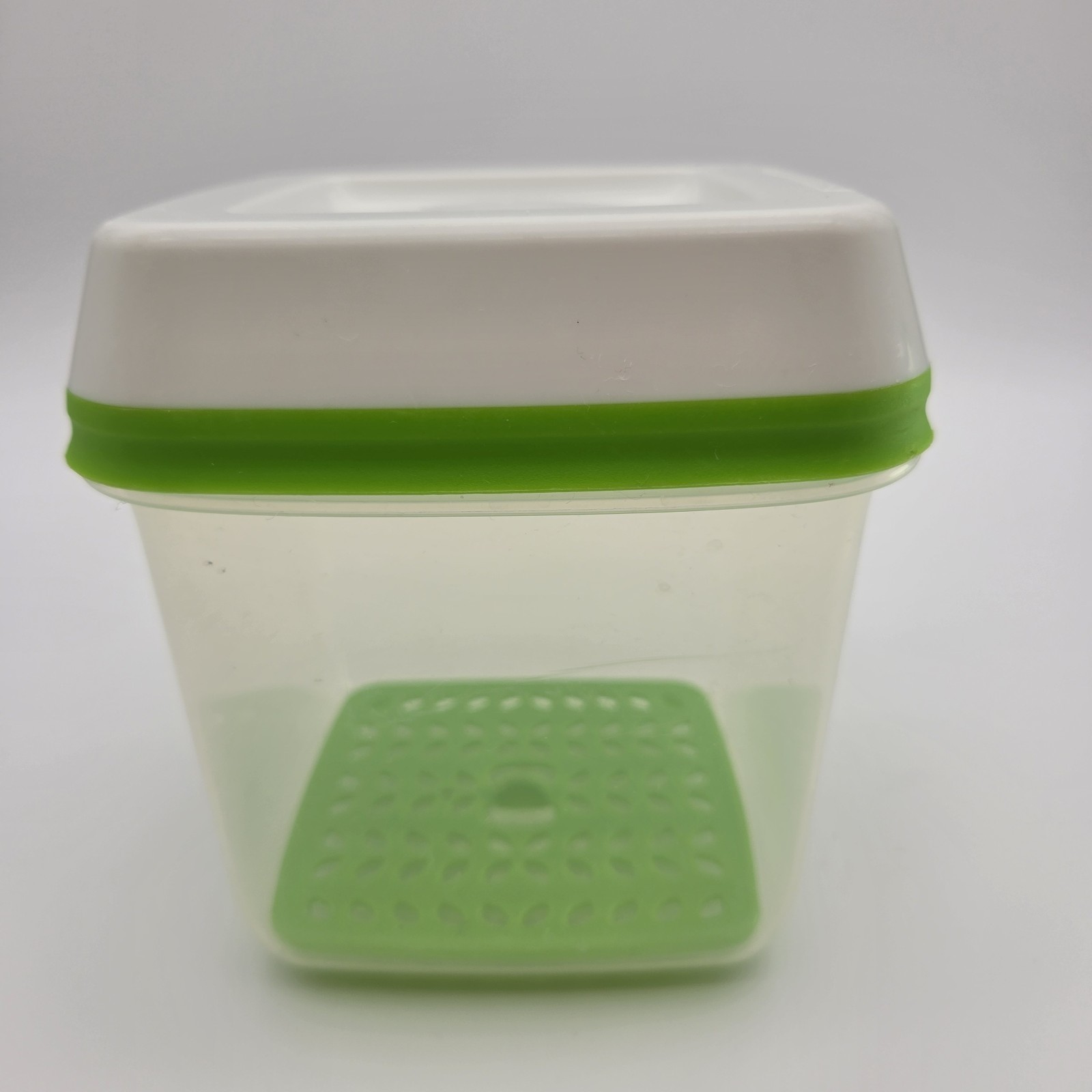 Rubbermaid FreshWorks Containers Produce Saver Vented Lids 6.3 Cups Set Of 2