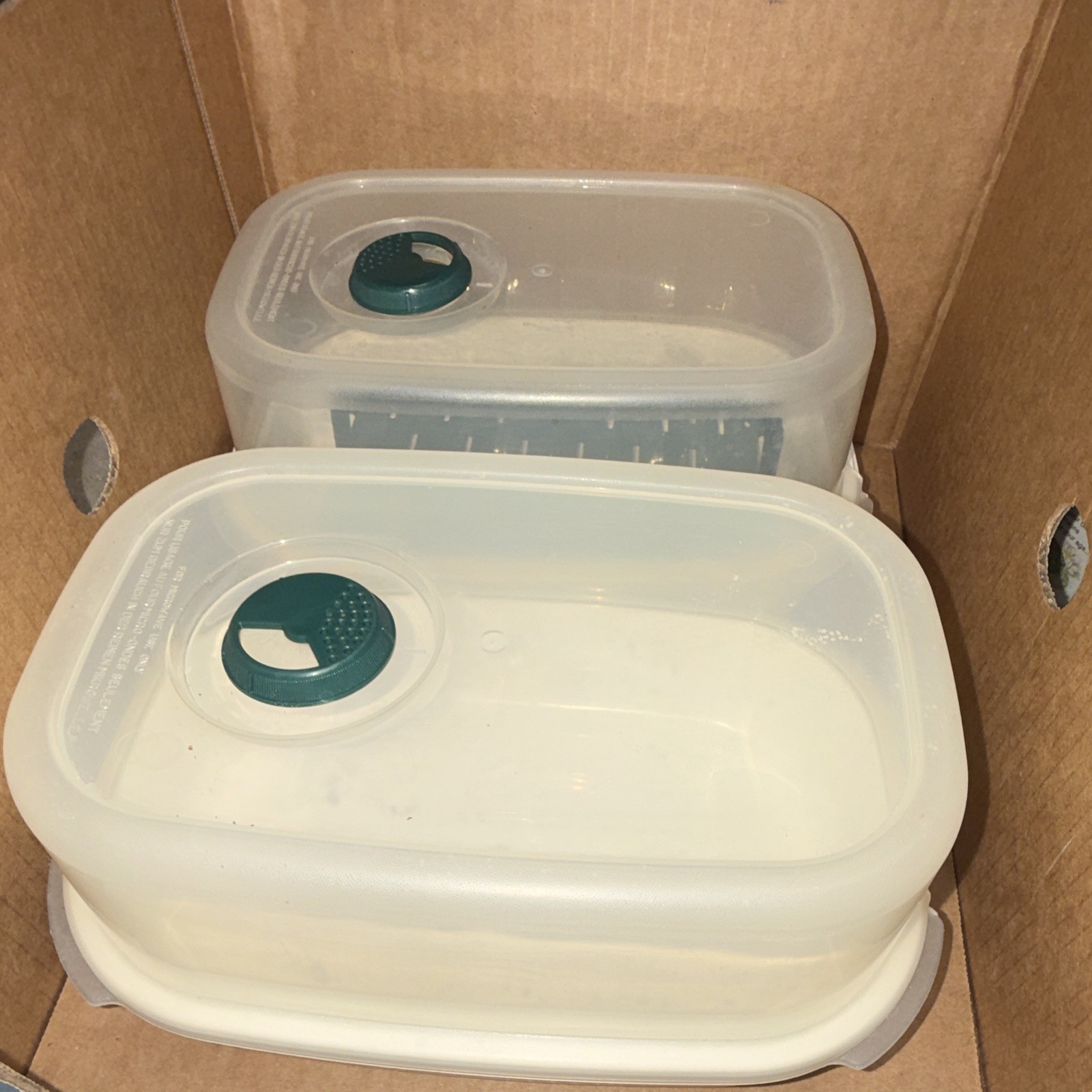 SuperSeal 16L Rectangular Plastic Storage Container w/ Snap Lid & Insert set