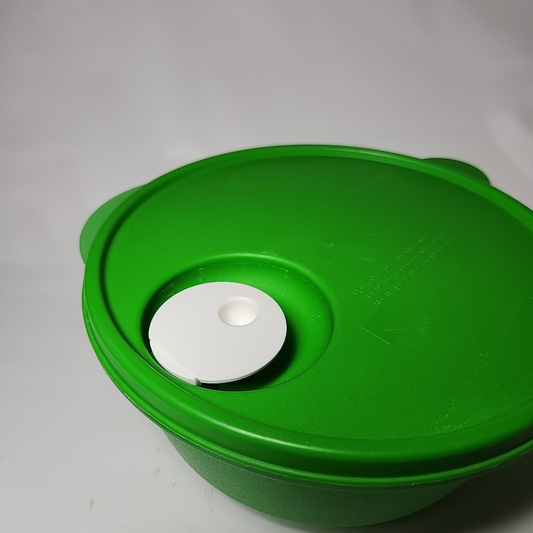 Tupperware Crystalwave Microwave Reheatable Bowl&Seal/Lid Green 6.25cups 1.5L