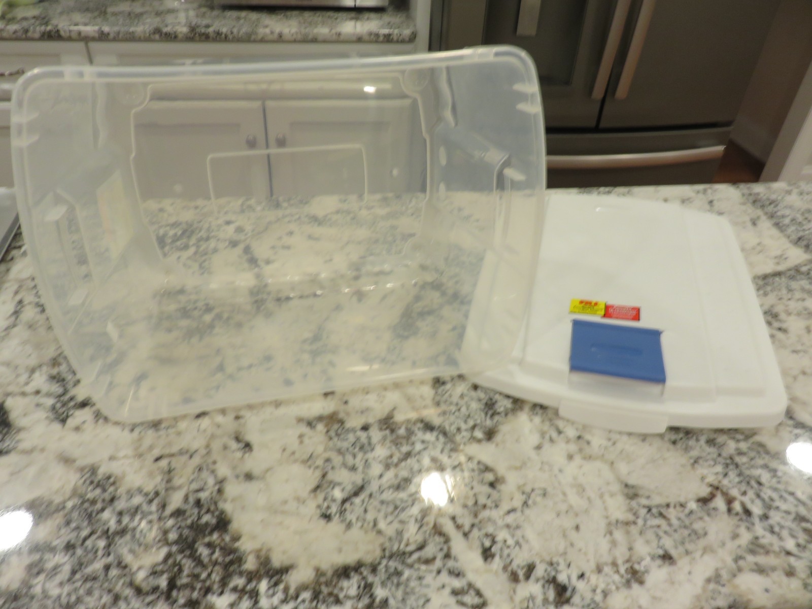 Vintage 1995 Rubbermaid FreshTops Sheer Storage Box #4604 6.5 Gal. RARE HTF